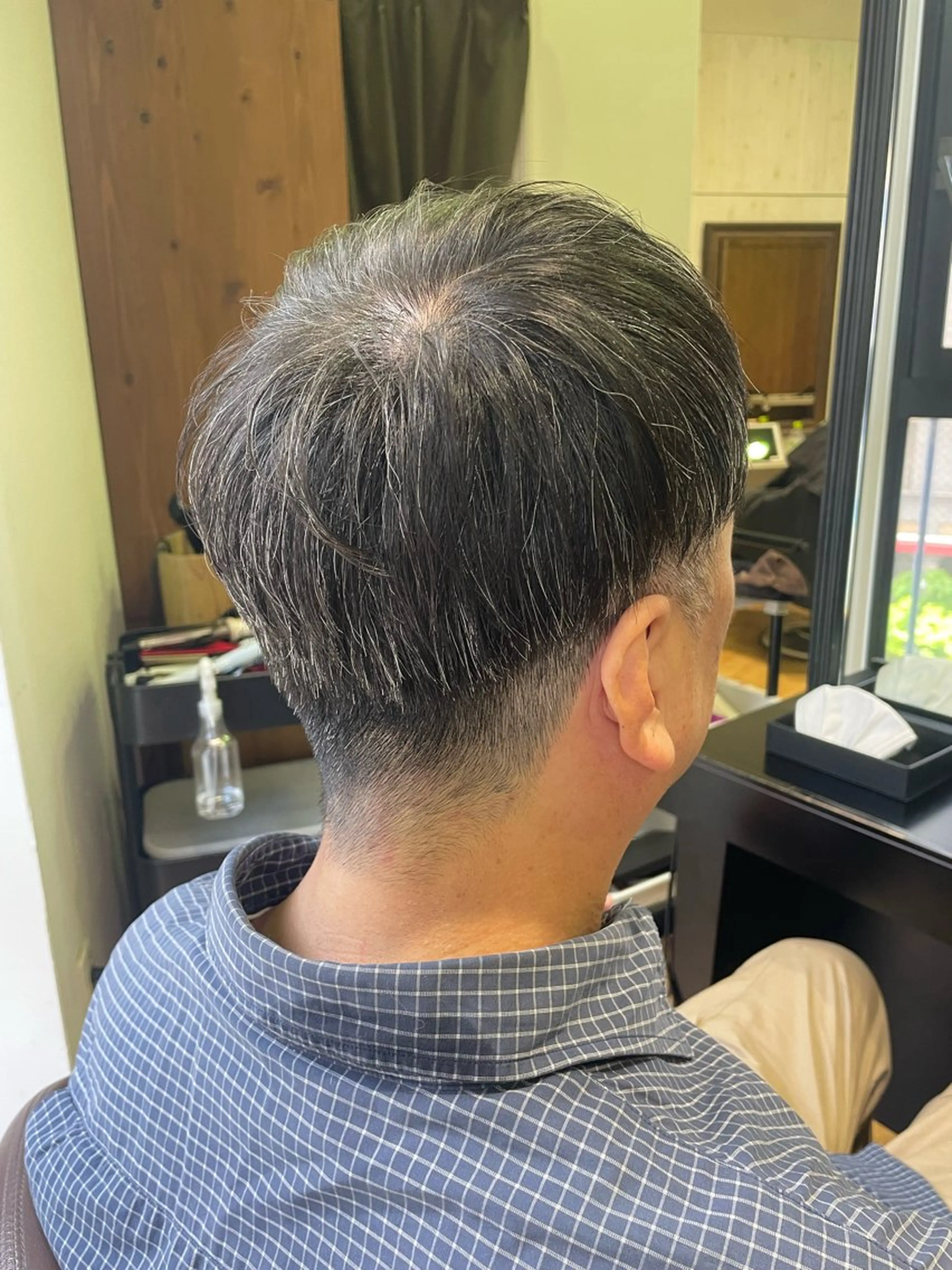 ショート メンズ 刈り上げ 溝口 槙里也のヘアスタイル