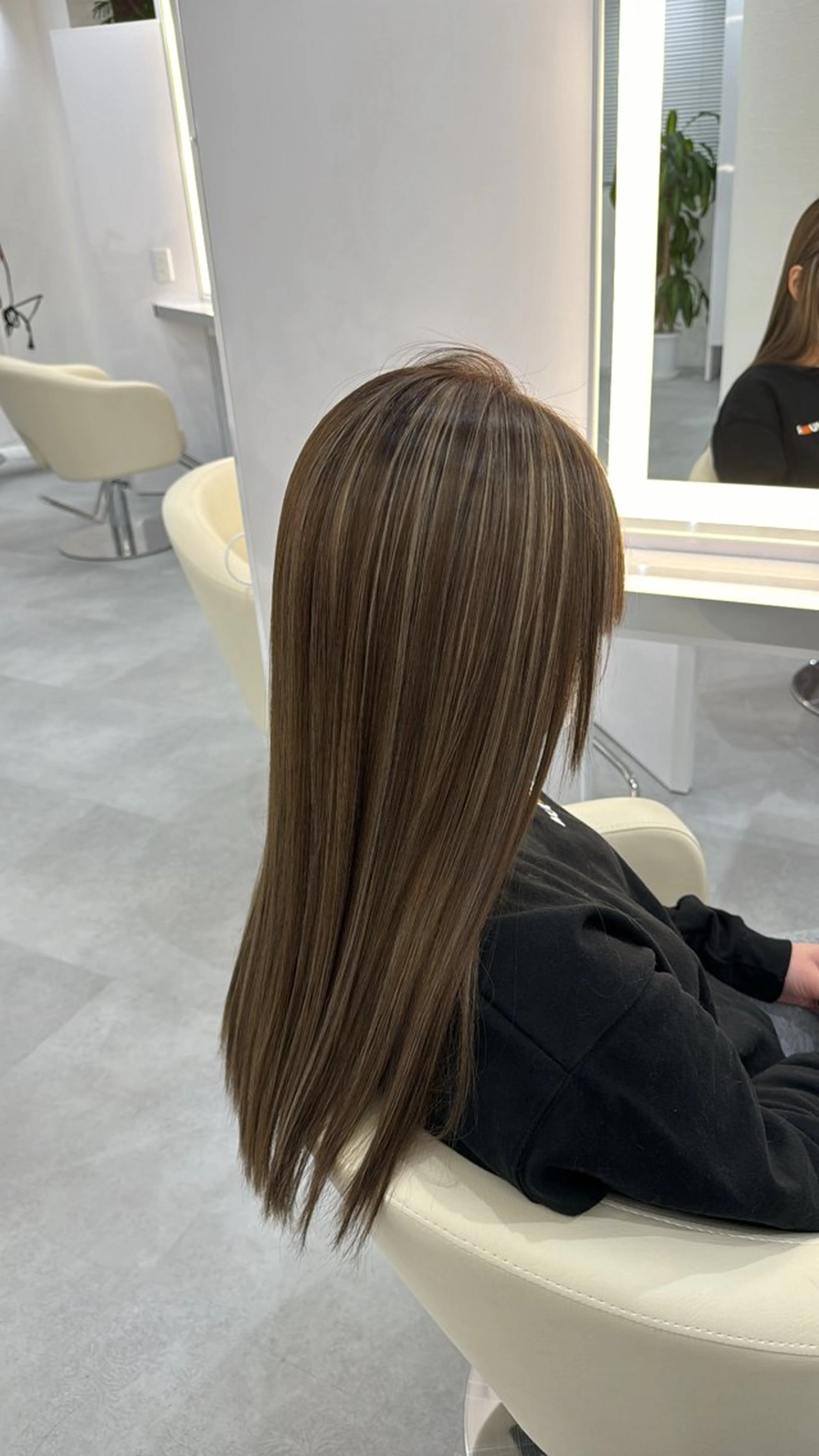 ロング ヘアカラー 山下 光太郎のヘアスタイル