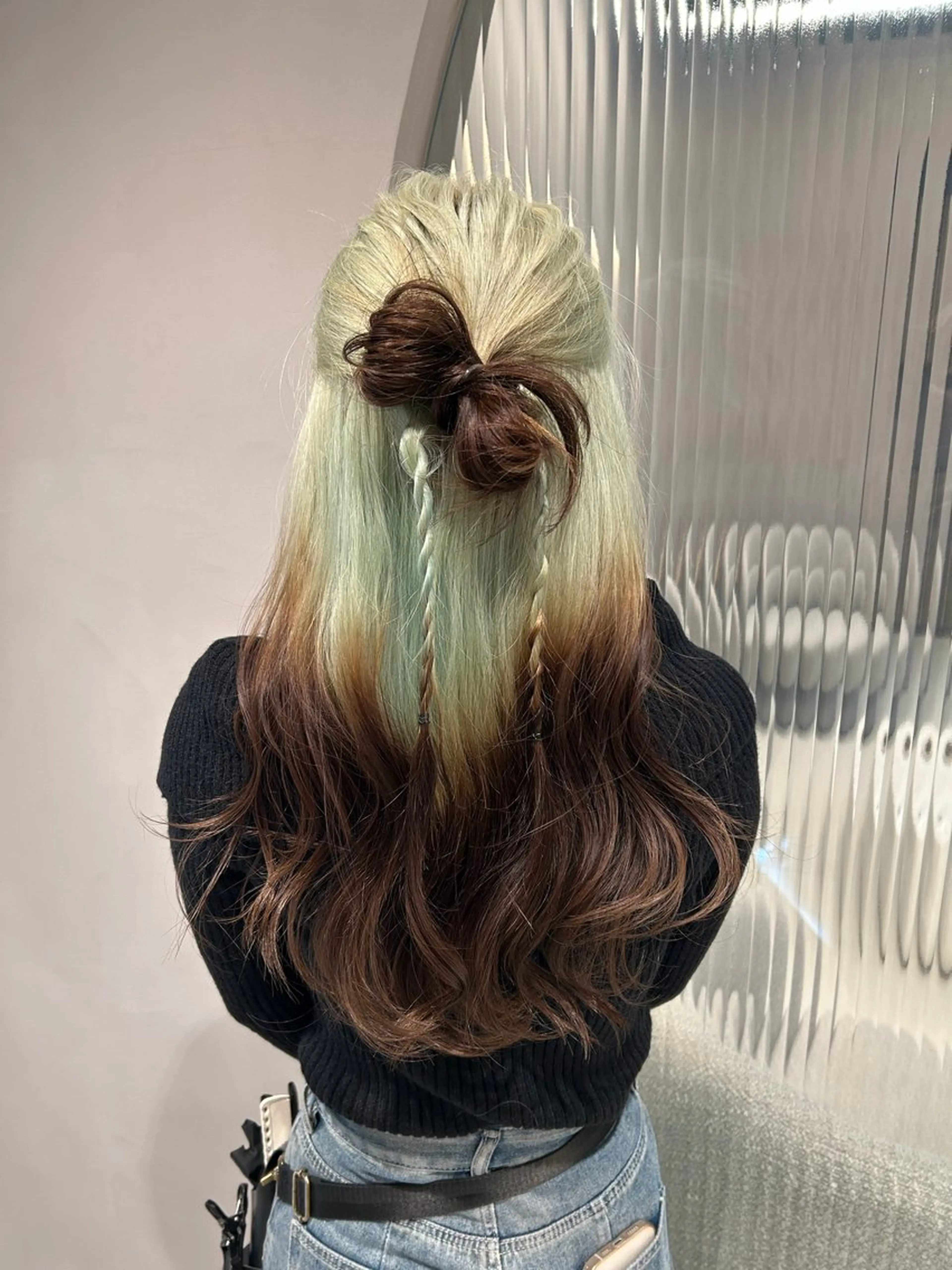 ロング ヘアアレンジ ルシエ吉祥寺所属・【ハイトーン】 harunaのヘアスタイル