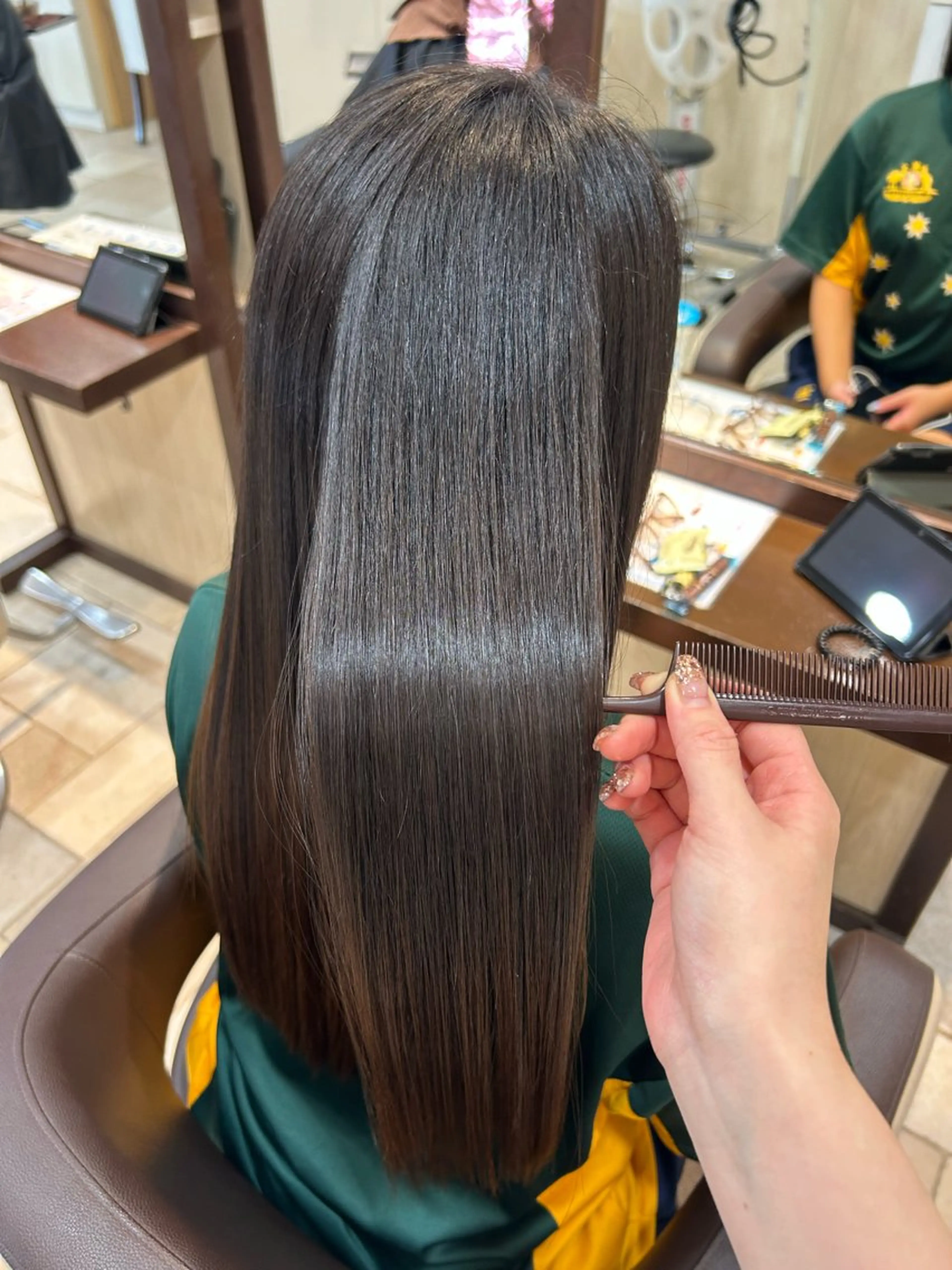 ロング 縮毛矯正 脇野 真琴のヘアスタイル