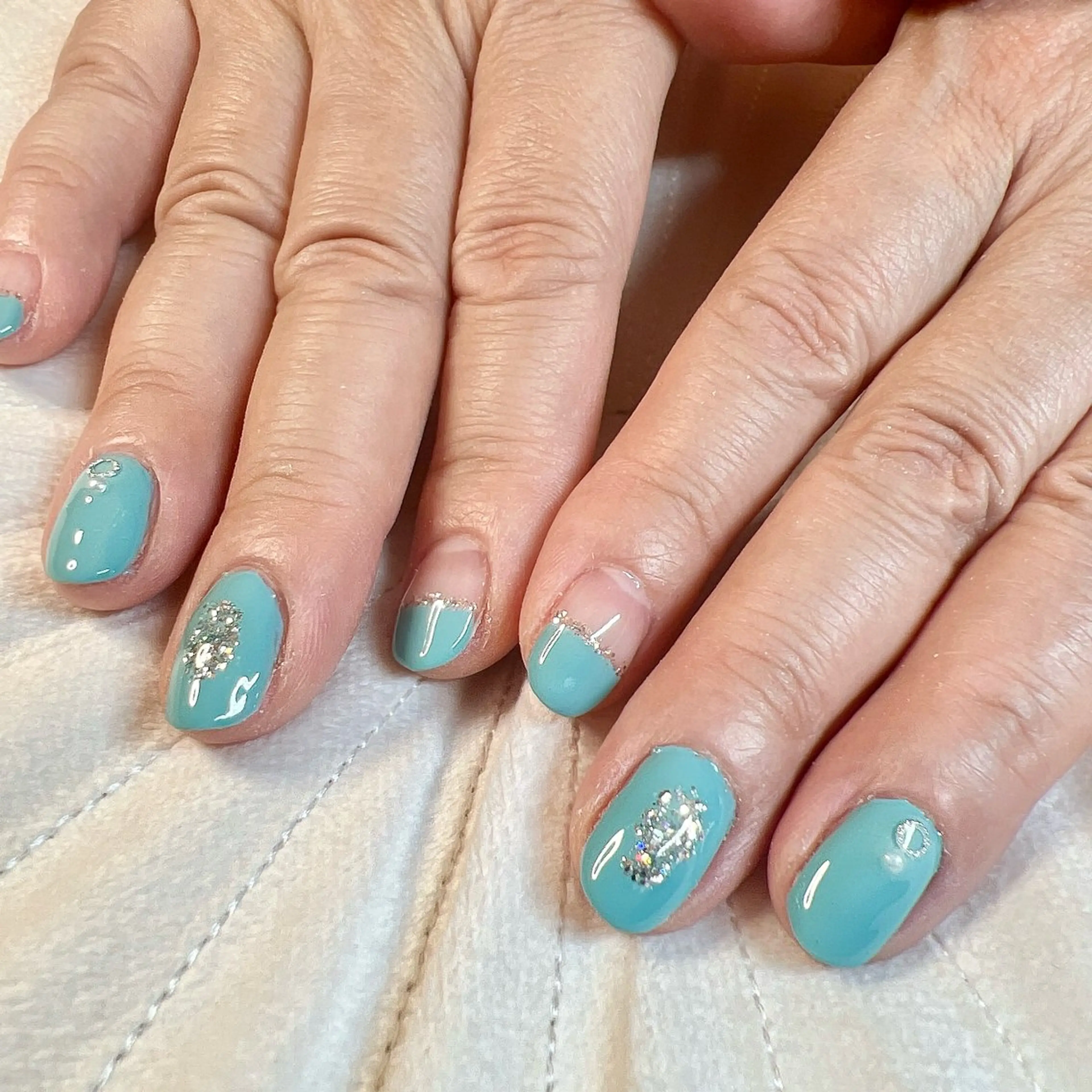 ネイル キャンアイドレッシー六本木店所属・MIKA／耳ツボ ／マグネットネイルのネイルデザイン