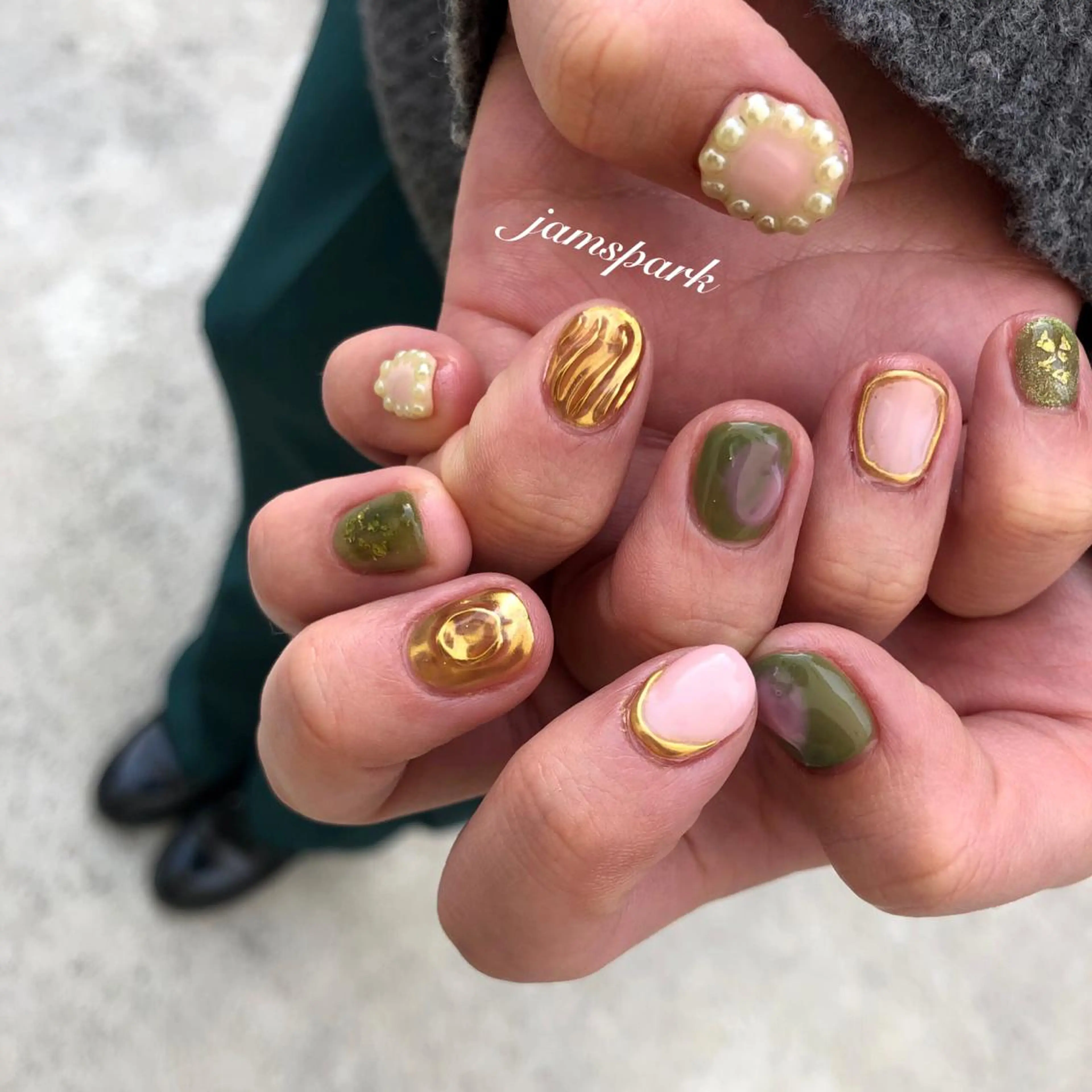 ネイル 桜ネイル 成人式 ジェルネイル ゴールド 卒業式 ハンドネイル jamspark ✨のネイルデザイン