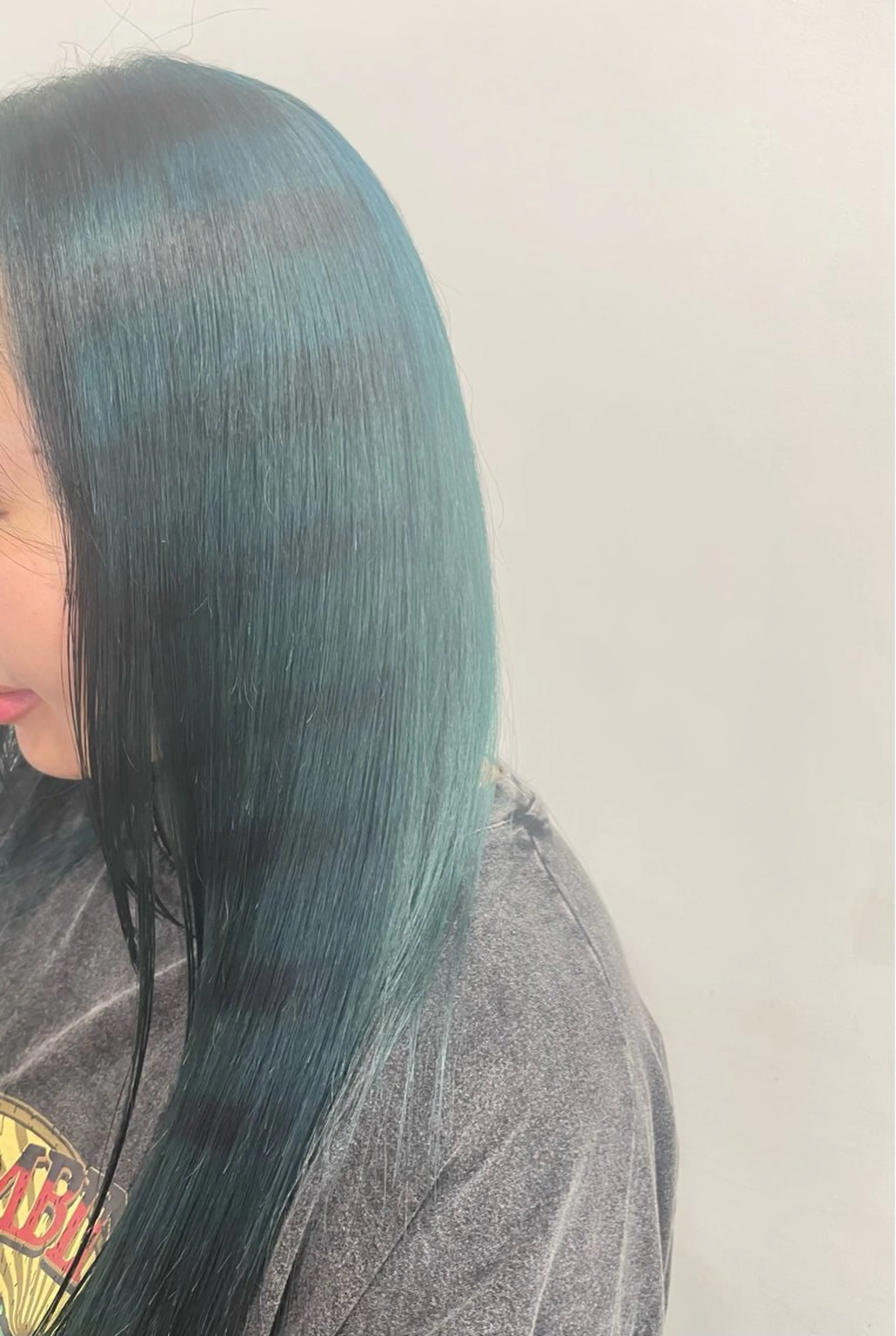 ロング カラー デザインカラー HIKARI🐈‍⬛ ハイトーン×デザインのヘアスタイル