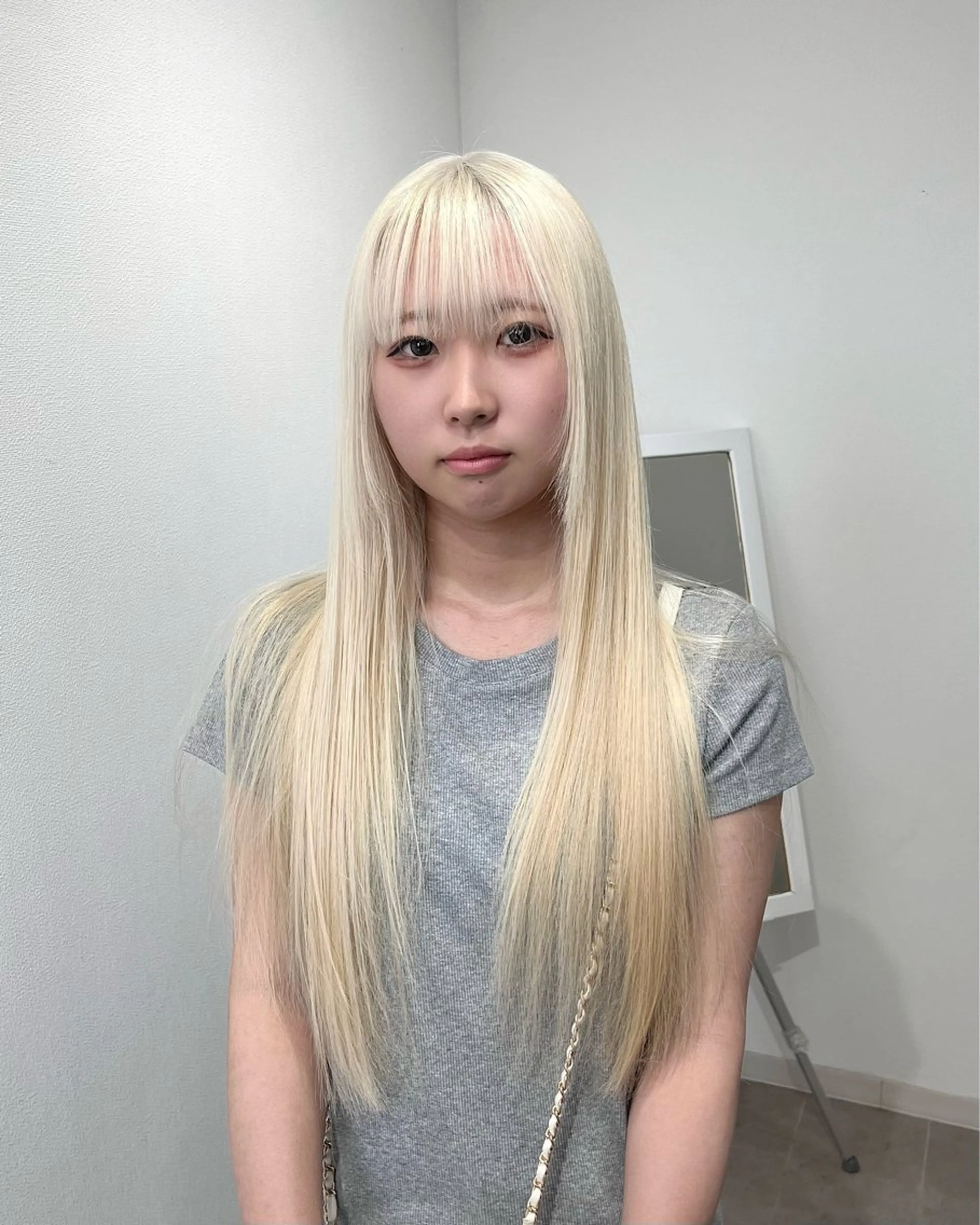 ロング カラー ブリーチ ブロンド ホワイトブロンド ヘアカラー トリートメント 韓国ヘア🇰🇷 RYOTAのヘアスタイル