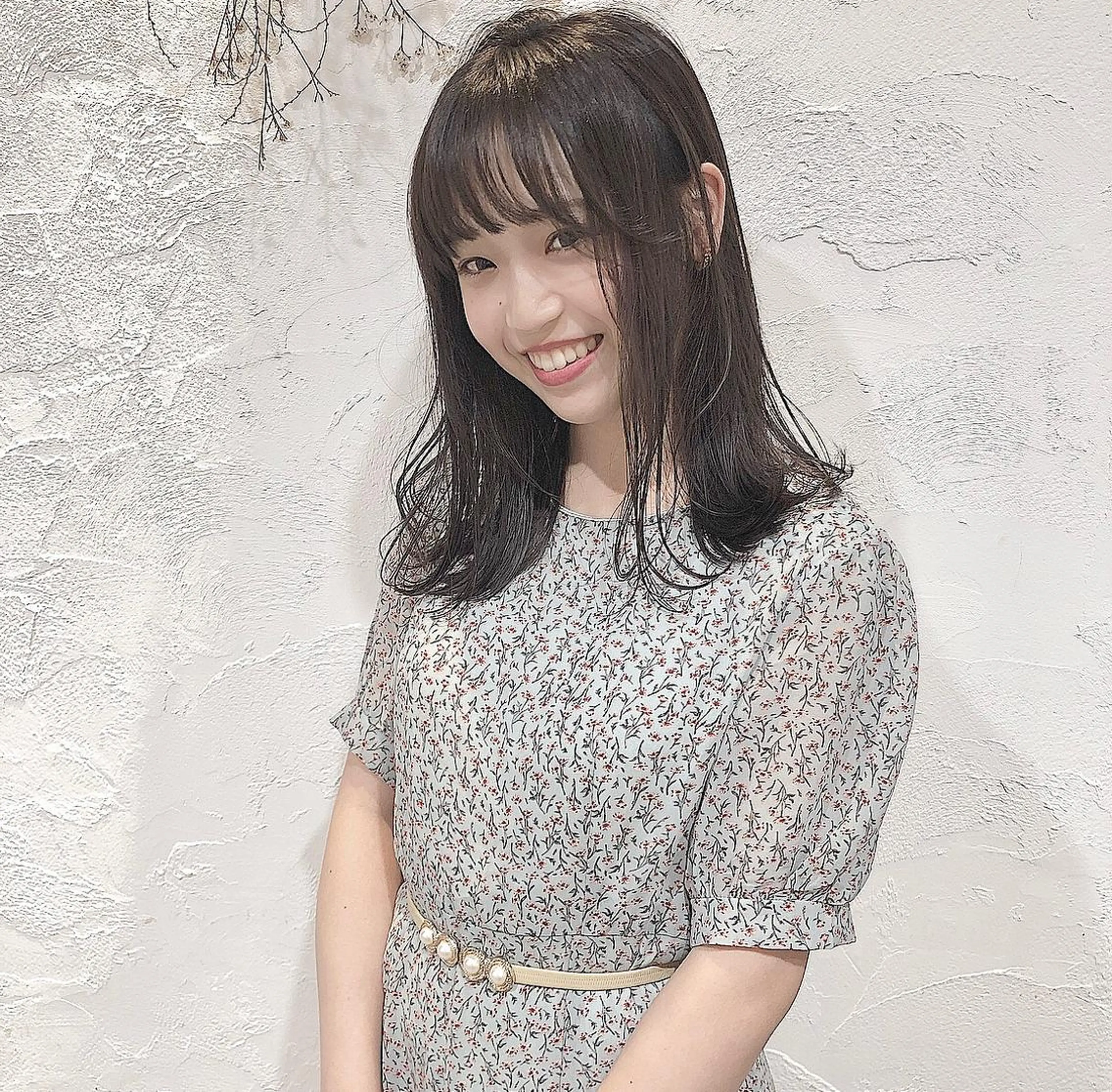 セミロング カラー 透明感カラー シルバー 圧倒的透明感カラー nana🦕のヘアスタイル