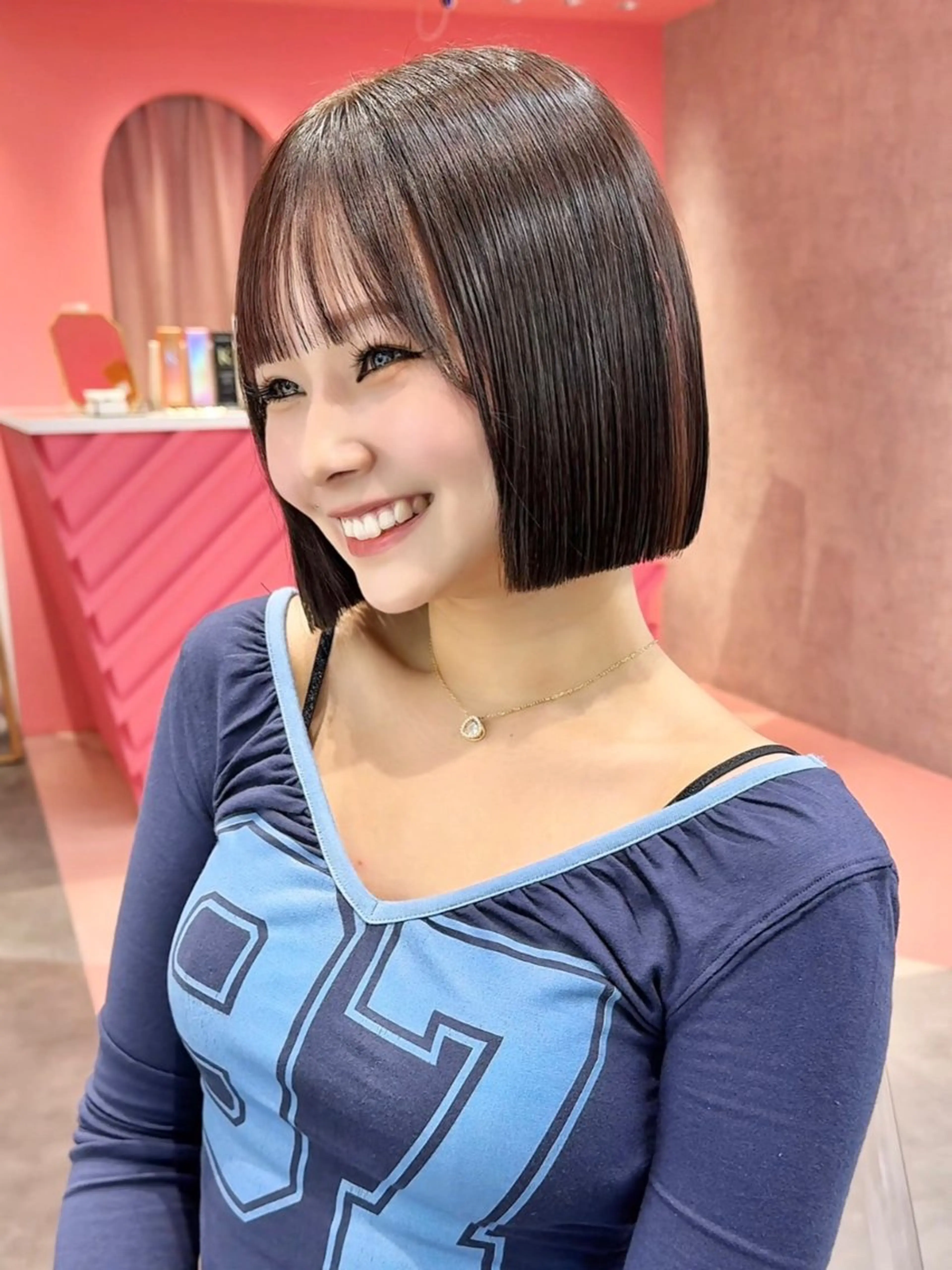 ショート カラー カット ヘアカラー トリートメント 莉乃/縮毛矯正/髪質 改善/艶カラーのヘアスタイル