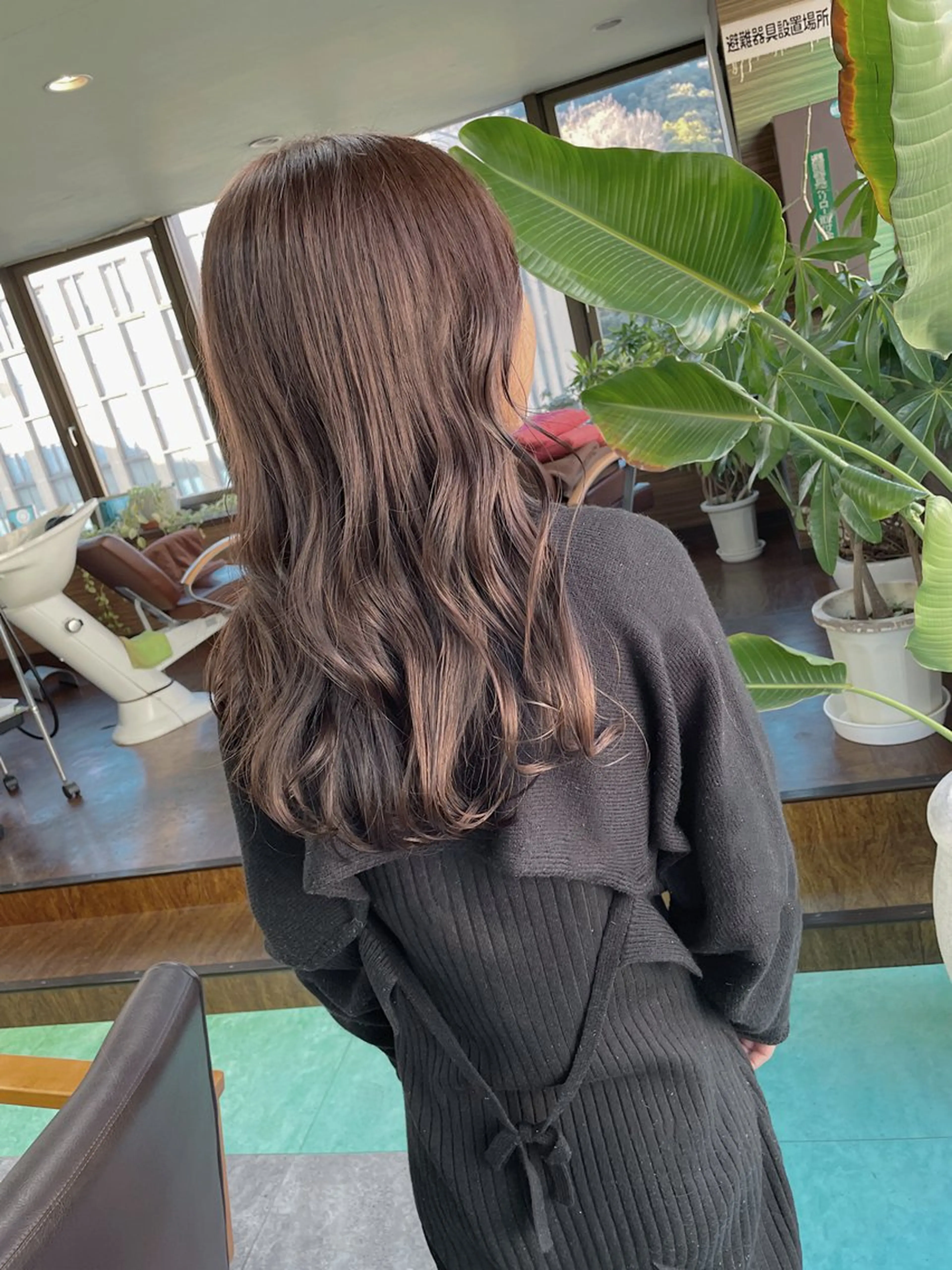 ロング カラー アッシュ 透明感カラー ラベンダーカラー ラベンダーアッシュ ロング カット ヘアカラー 土居 正季のヘアスタイル