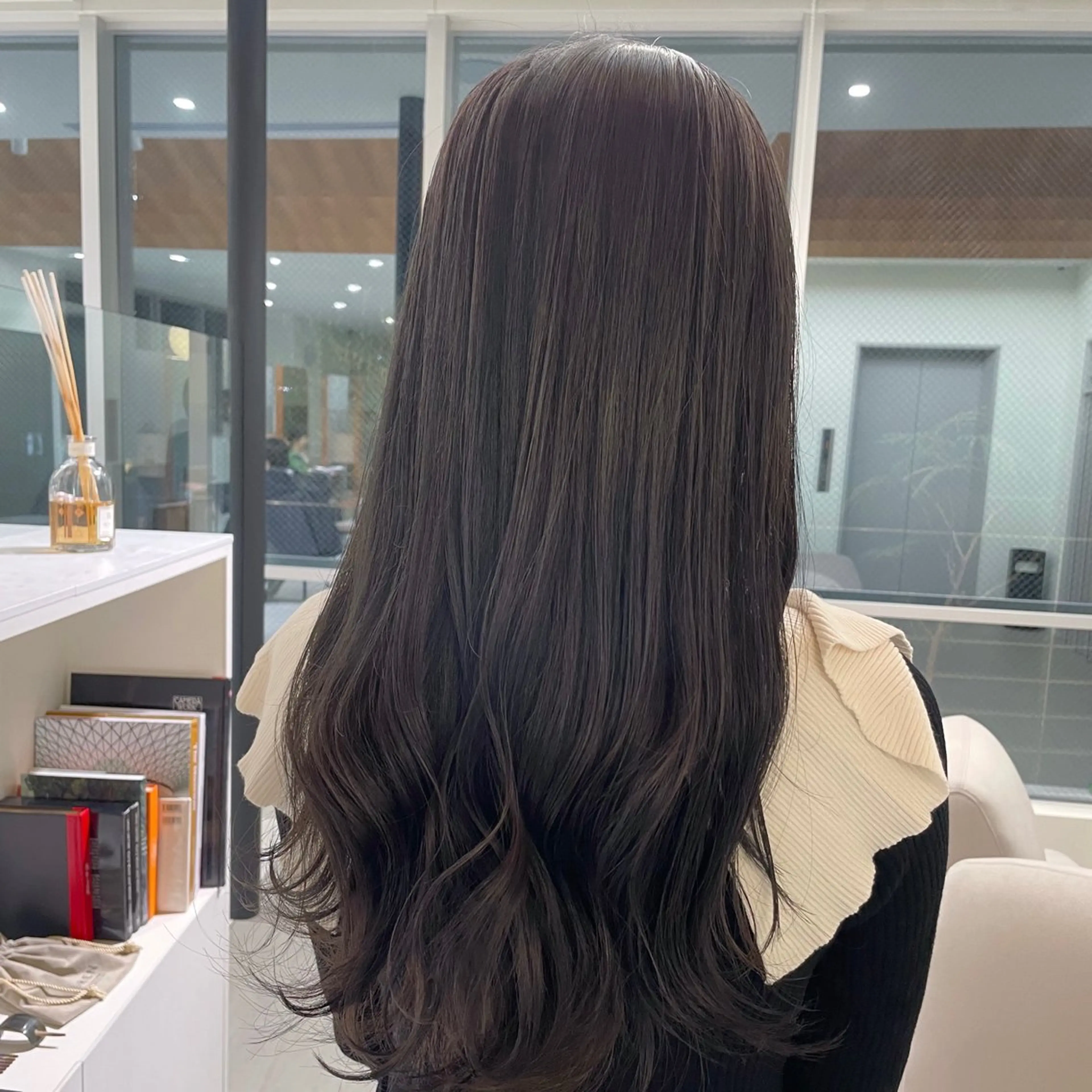 ロング カラー ベージュカラー ブリーチ 透明感カラー ダブルカラー グレージュ ヘアカラー トリートメント ブリーチ/レイヤー 🌻Mutsumiのヘアスタイル