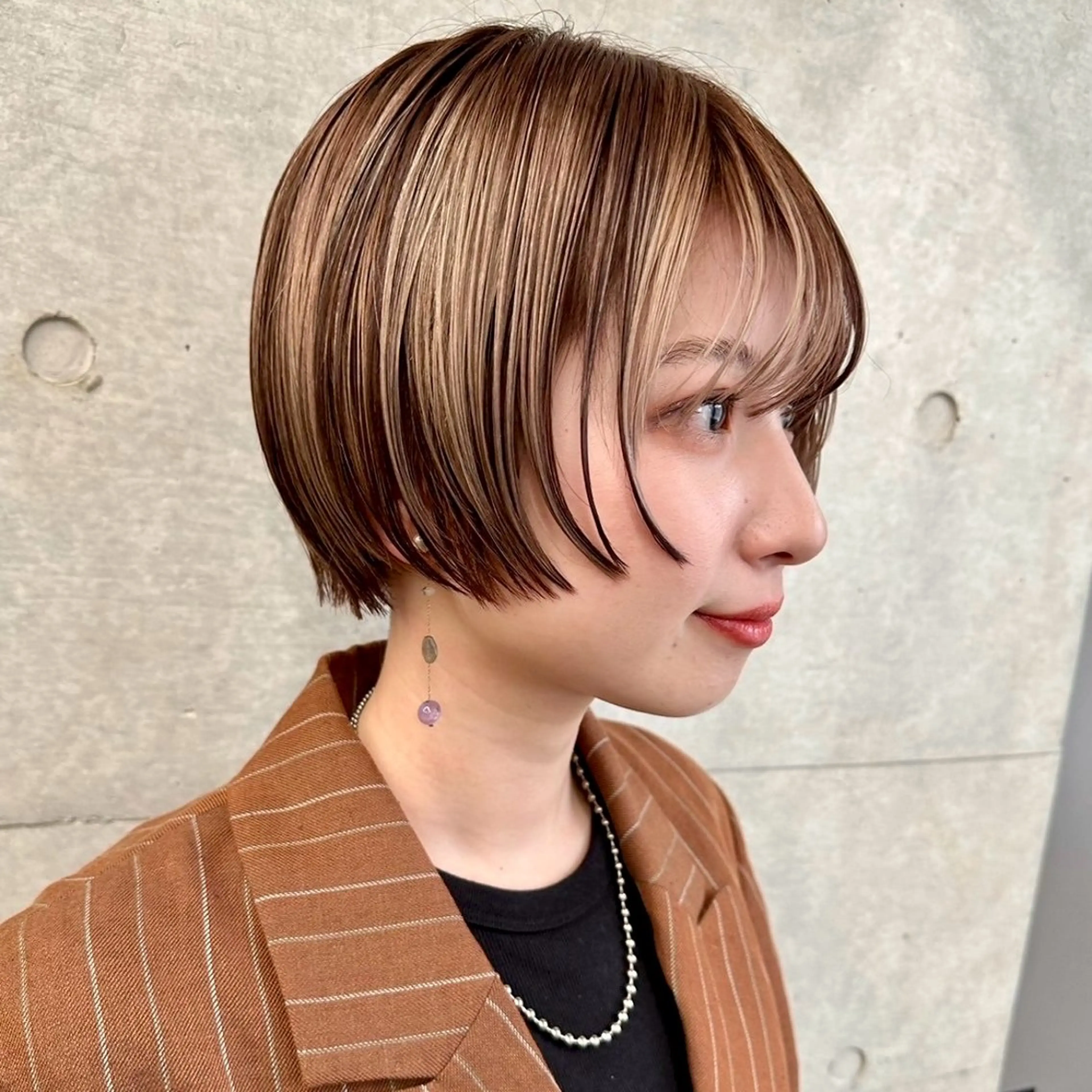 ミディアム カラー カット ヘアカラー ハイトーンカラー/ さらさのヘアスタイル