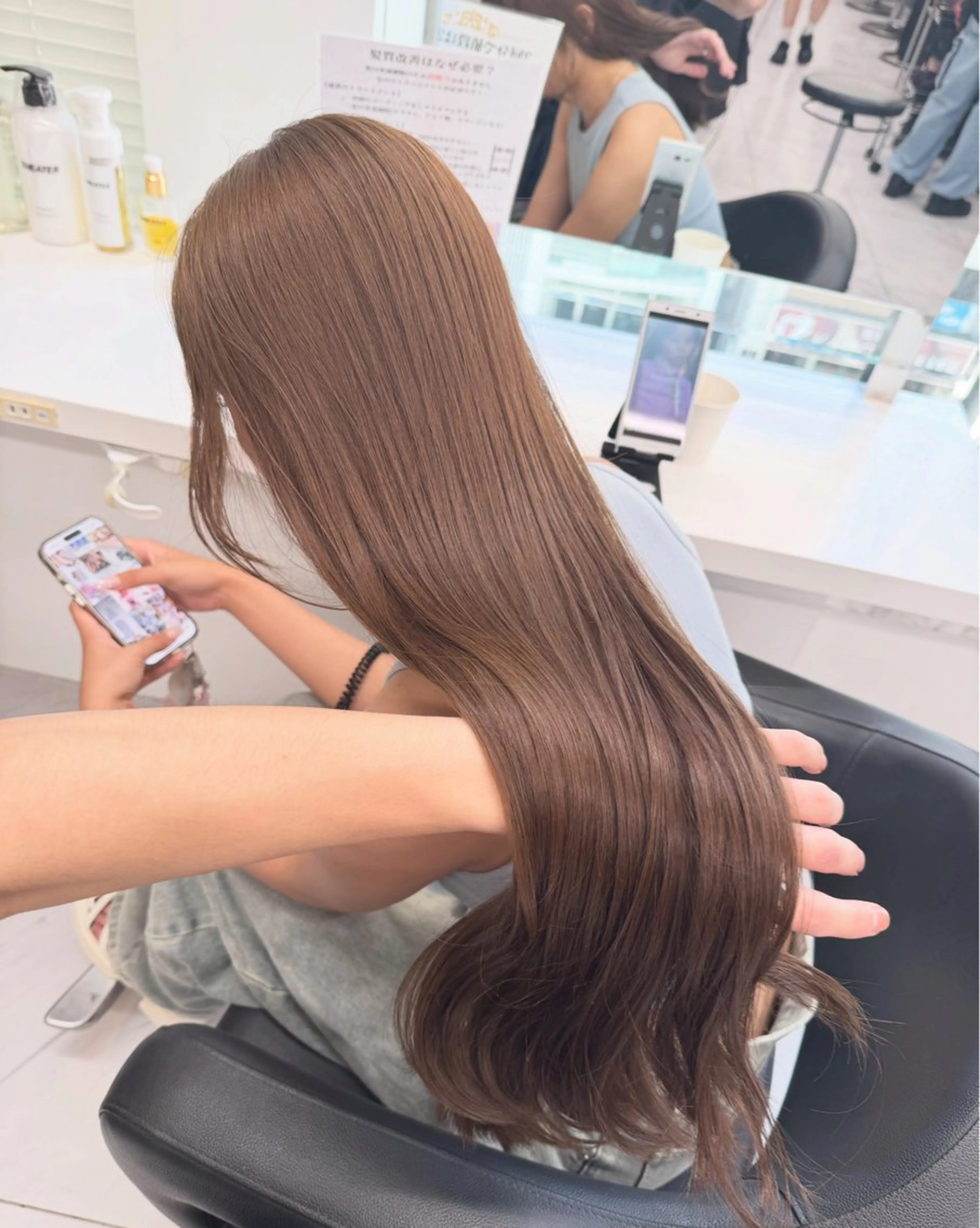セミロング カラー ヘアアレンジ ベージュカラー ヘーゼル ヘアカラー トリートメント ヘッドスパ ヘアセット 顔まわりカット の達人のヘアスタイル