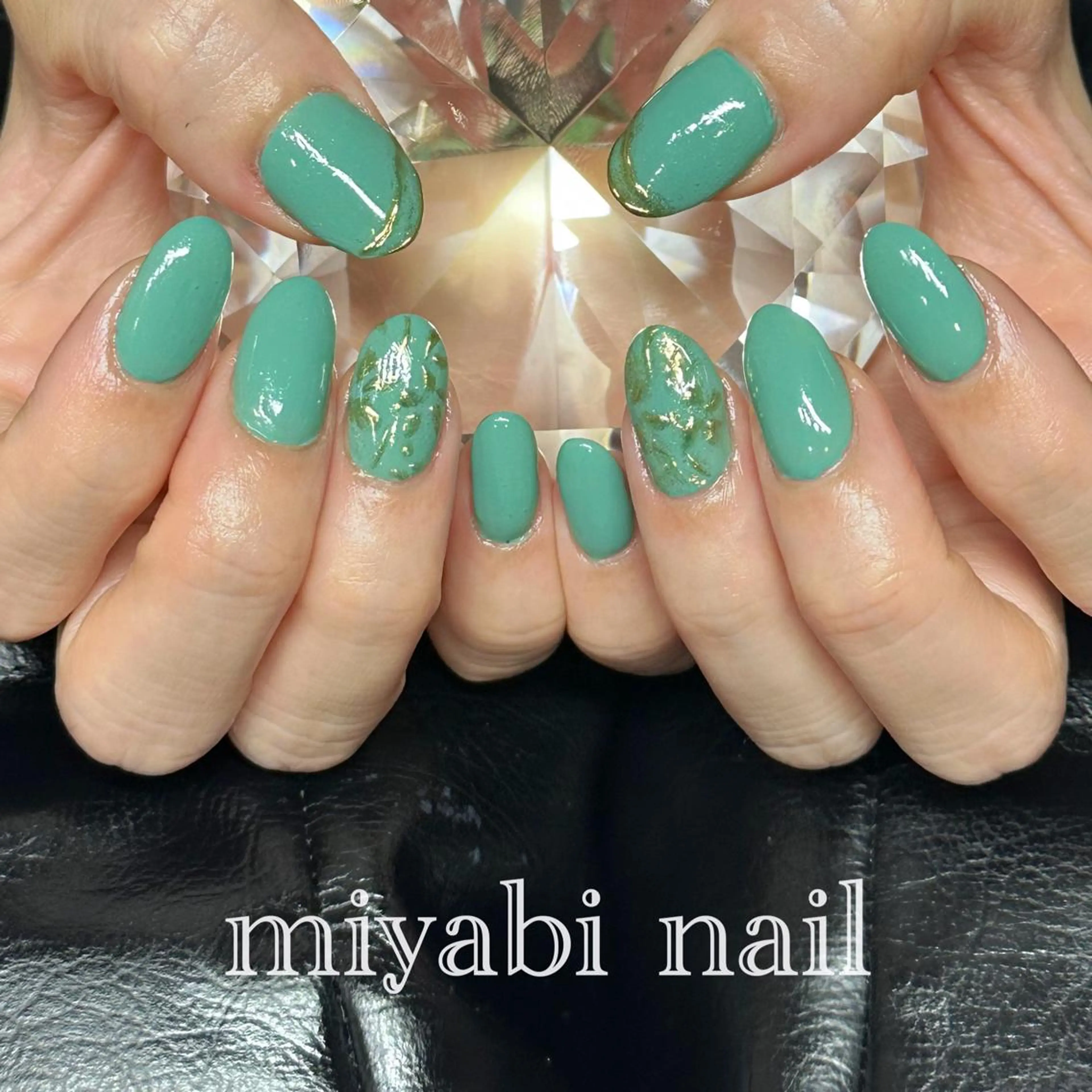ネイル アートネイル ジェルネイル グリーン ミラーネイル 持ち込み ハンドネイル miyabi nail 桂川駅近くのネイルデザイン