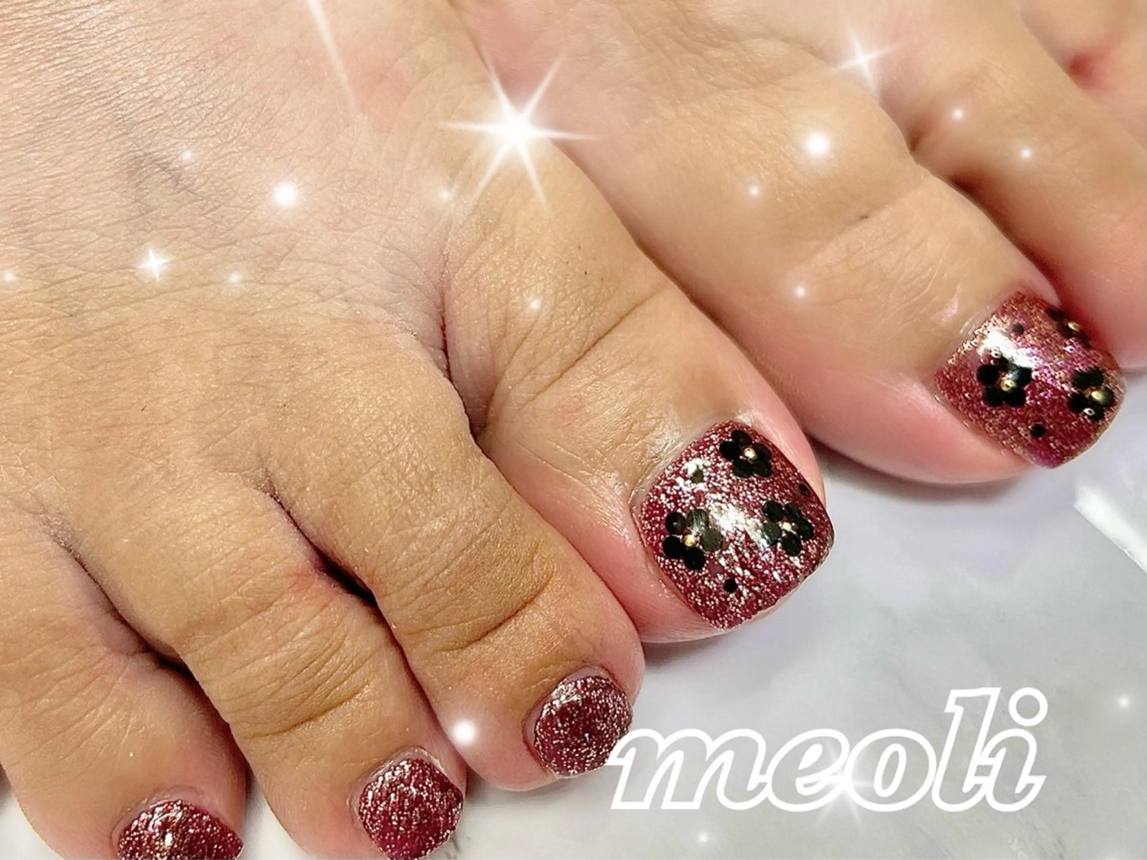 ネイル アートネイル ラメ(グリッター) パープル フットネイル nail salon meoli　アヤのネイルデザイン