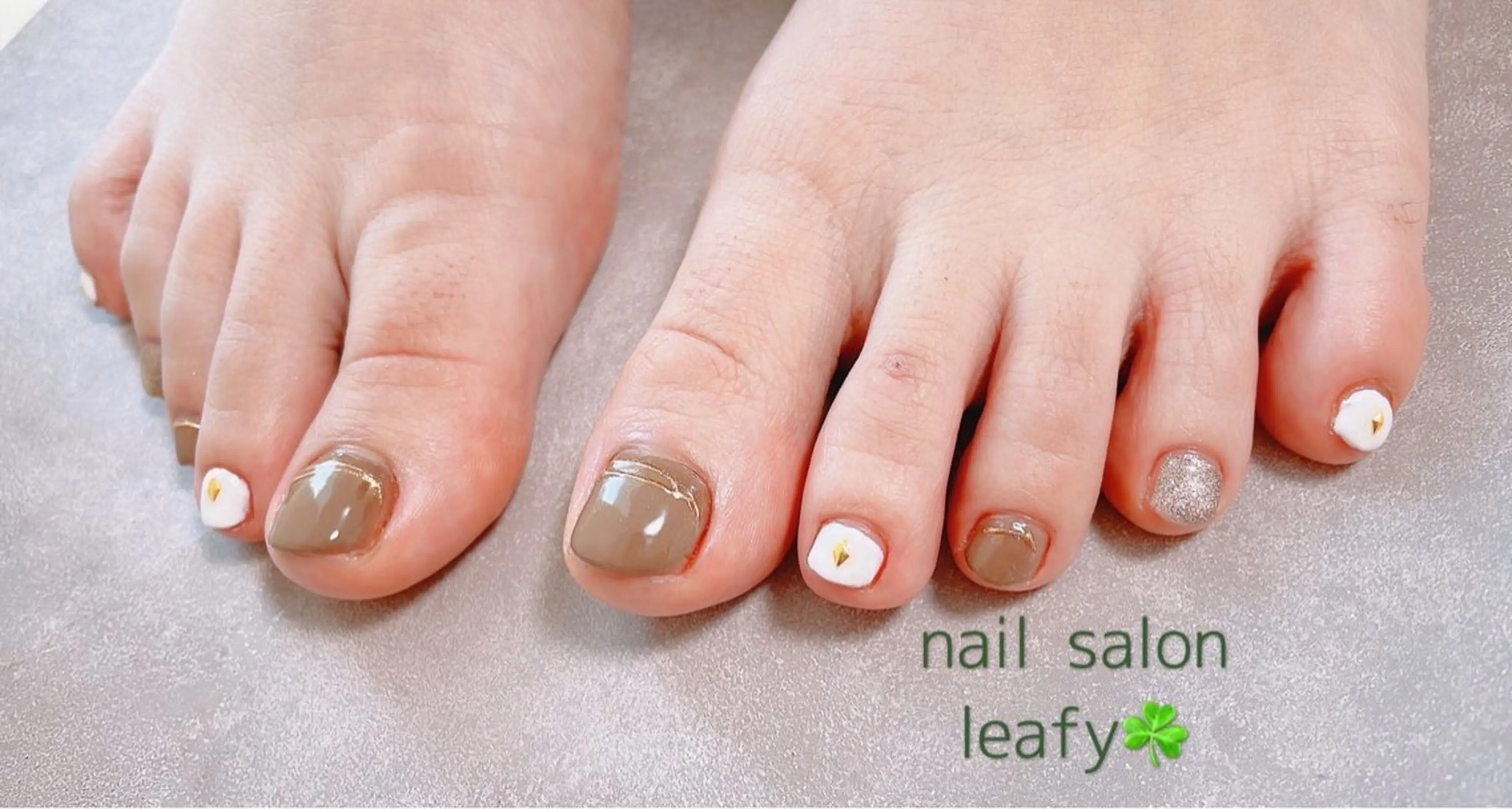 ネイル フットネイル マグネットネイル ネイルサロン leafyのネイルデザイン