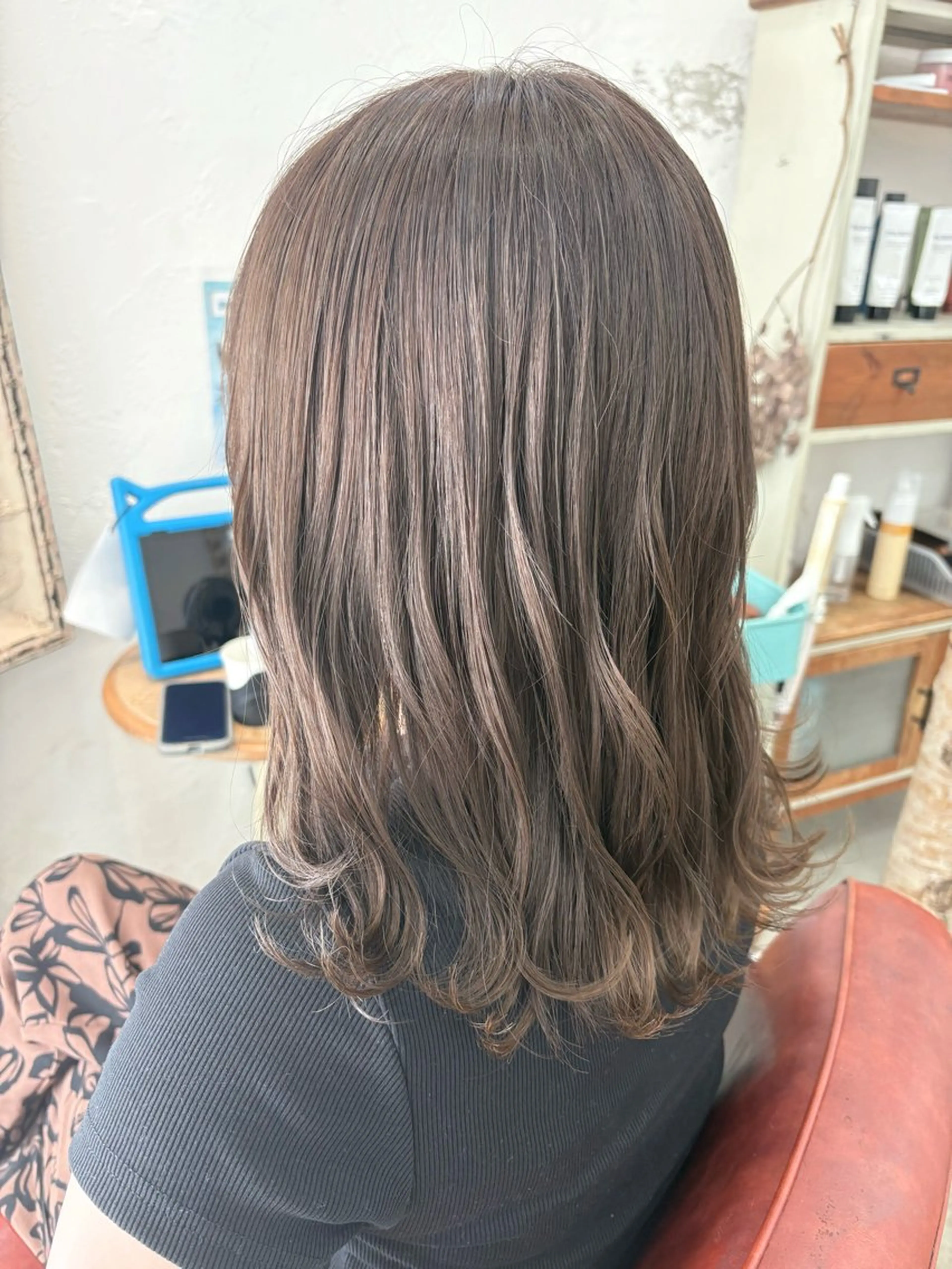 セミロング カット ヘアカラー fio マナミのヘアスタイル