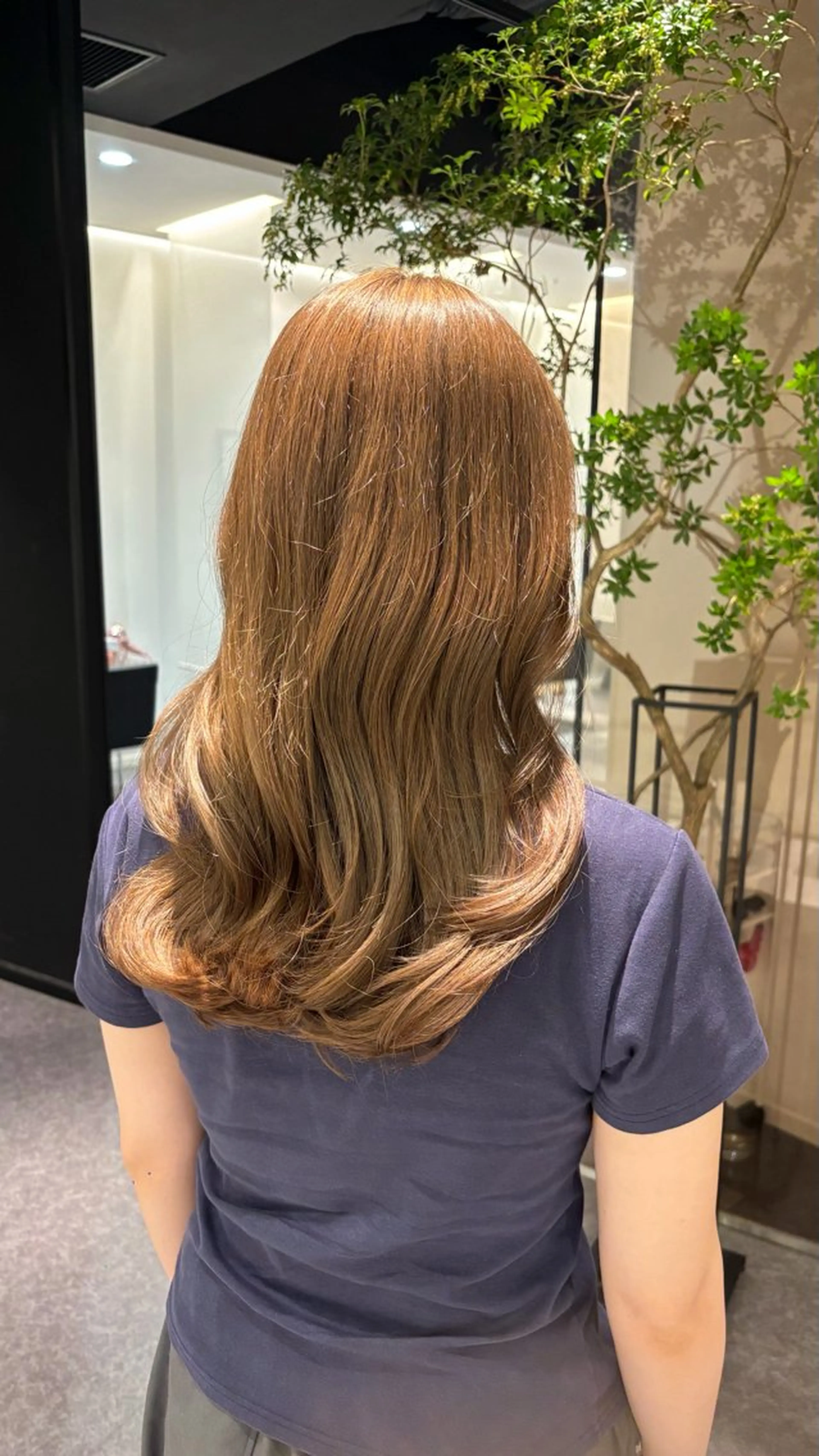 ロング ヘアカラー 透明感カラー🫧×癒 しスパ鈴木思音のヘアスタイル