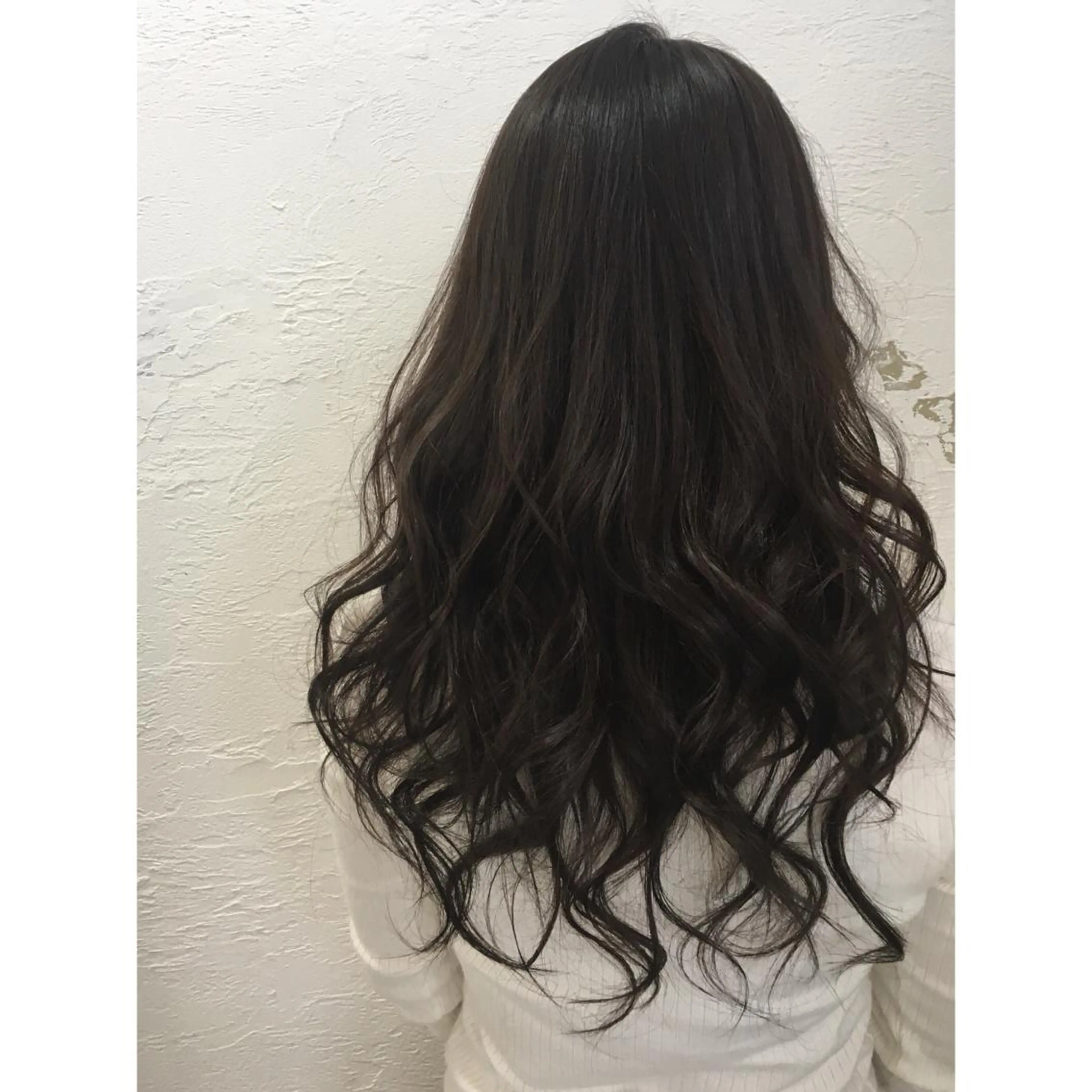 カラー グレージュ fio マナミのヘアスタイル