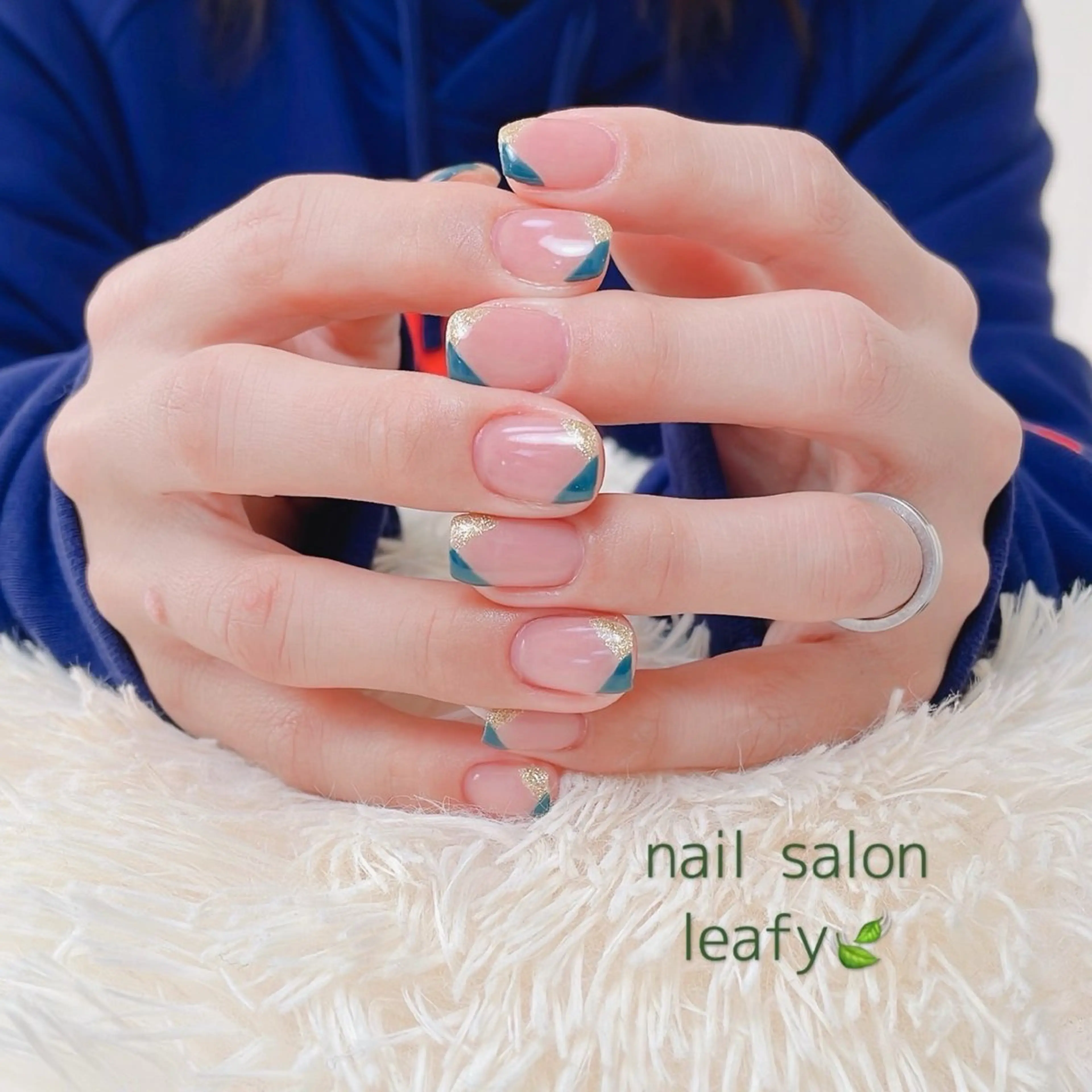 ネイル フレンチネイル ゴールド グリーン ネイルサロン leafyのネイルデザイン