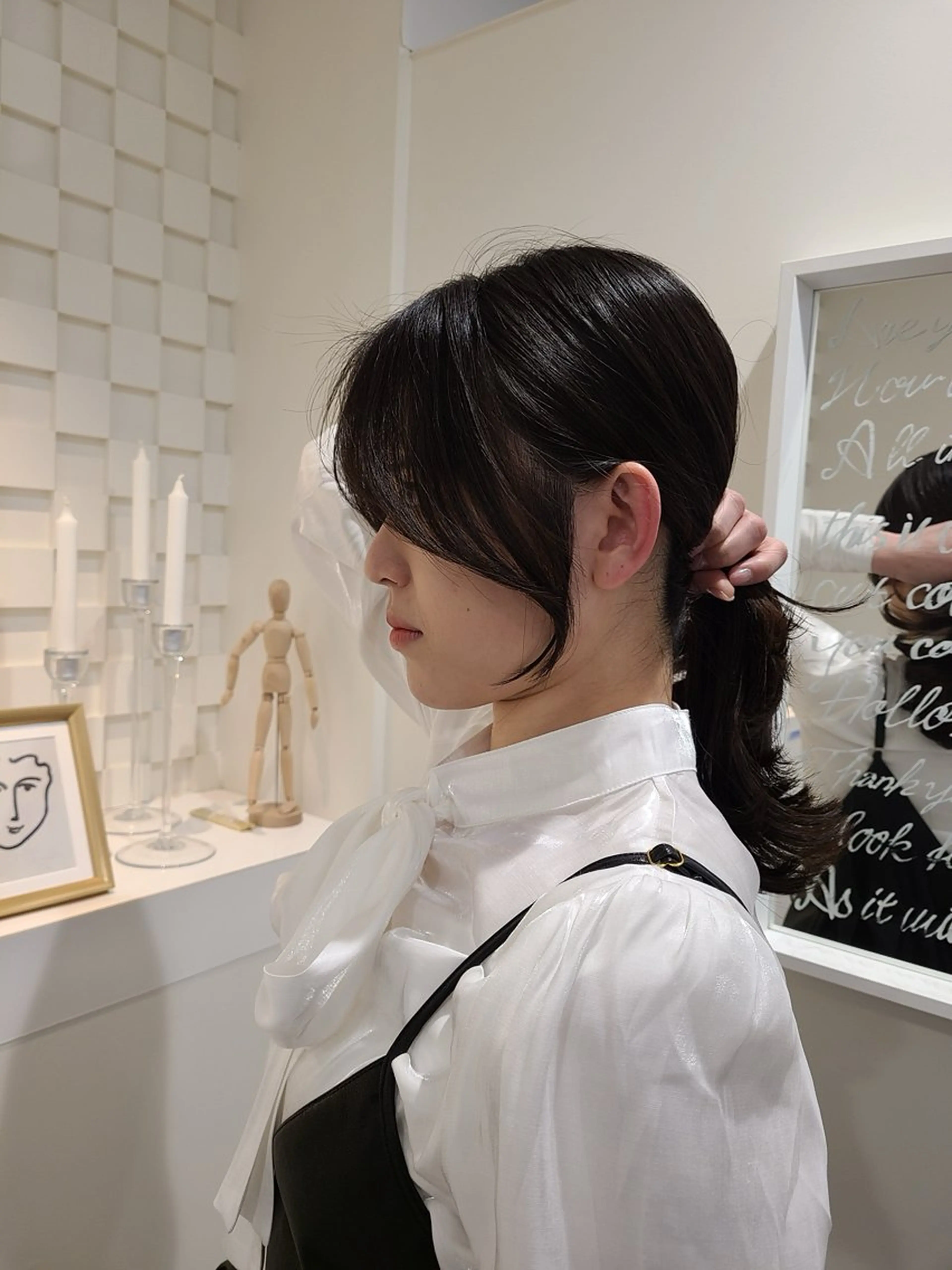 ミディアム 顔まわりレイヤー 顔周りカット 韓国風ヘア レイヤーカット 小顔カット 韓国レイヤー🪽 無重力パーマナツキのヘアスタイル