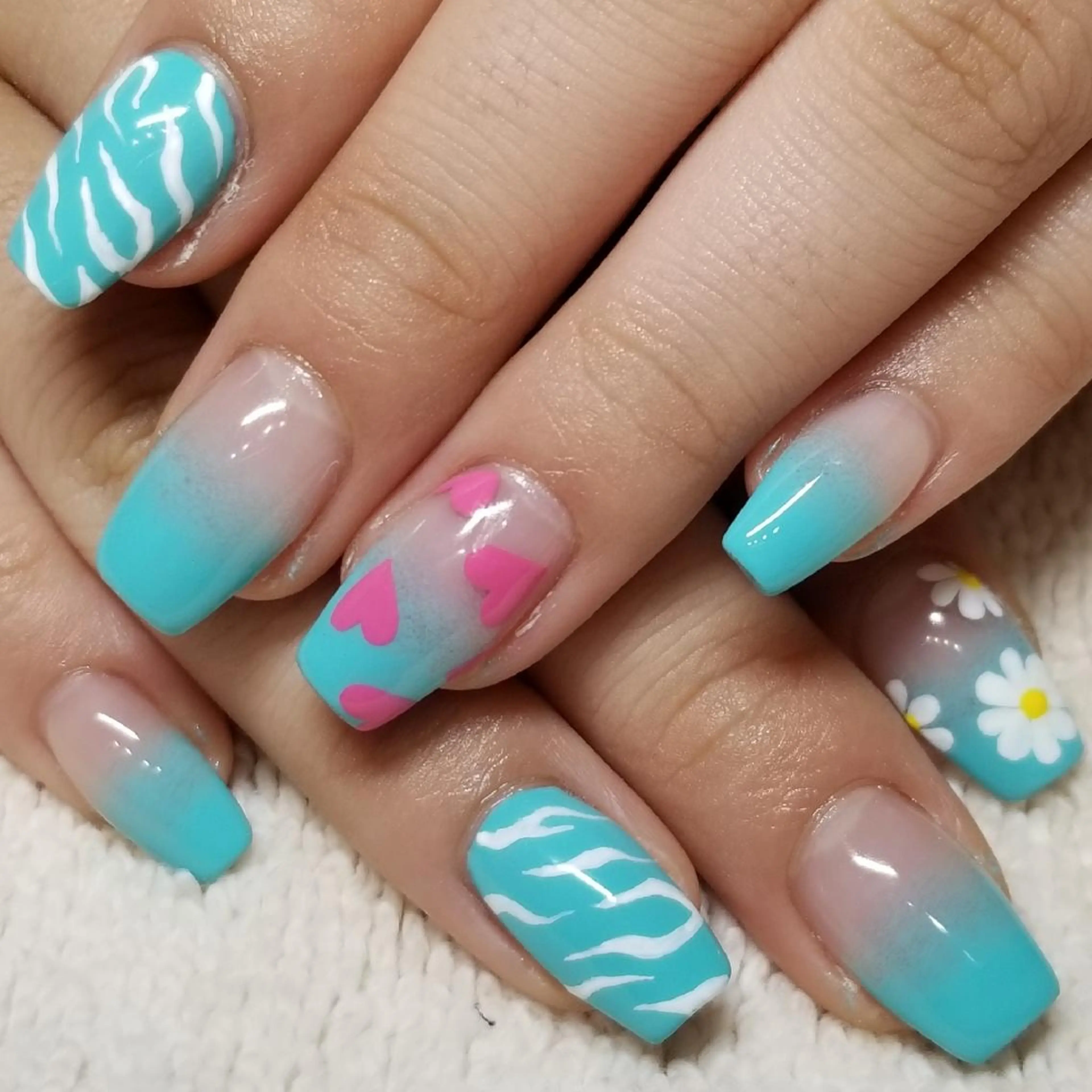 ネイル アニマル柄 アートネイル ブルー グラデーション ハート ハンドネイル よしだ ひろきのネイルデザイン