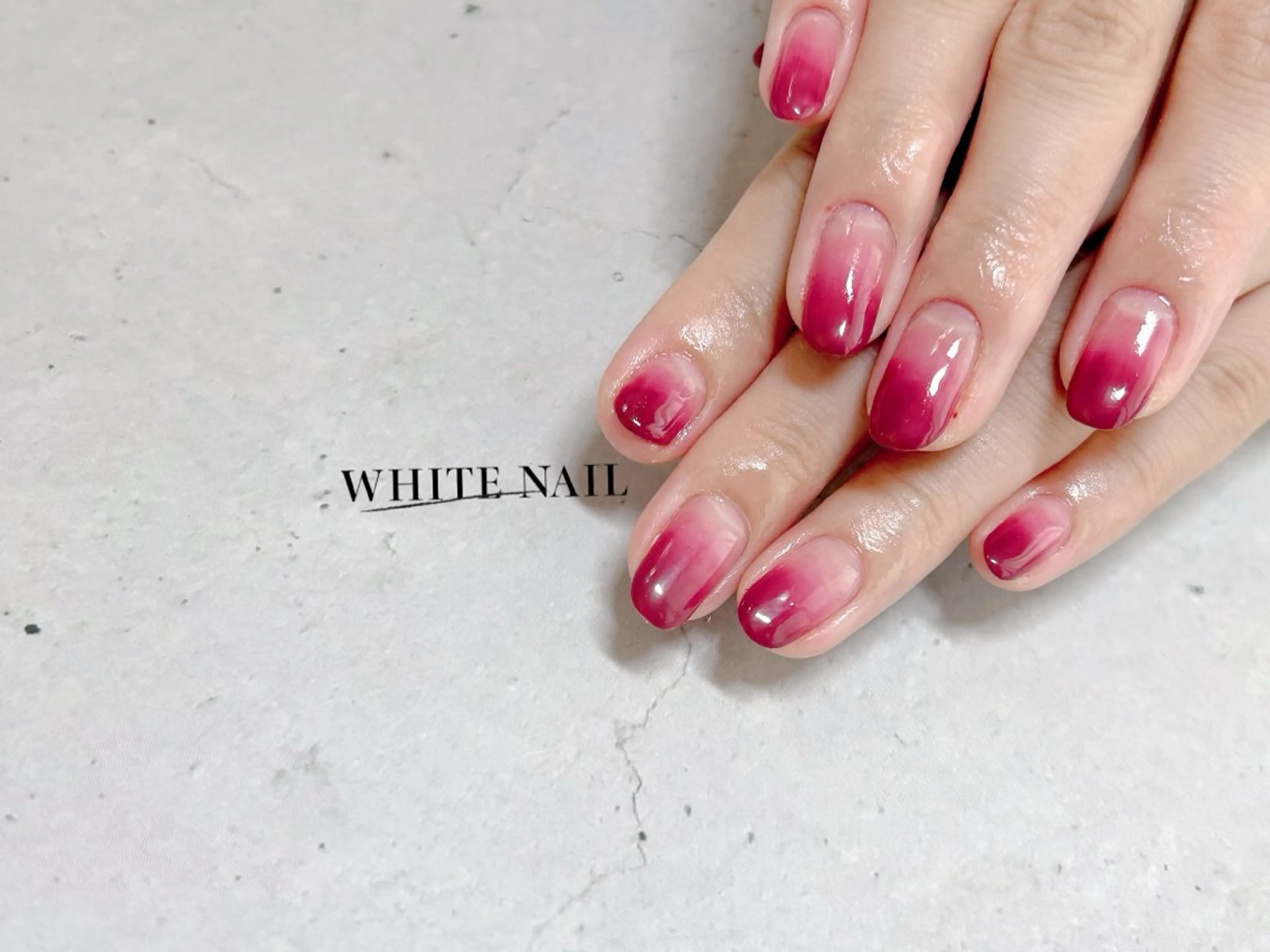 ネイル グラデーション ハンドネイル WHITE NAIL ホワイトネイルのネイルデザイン