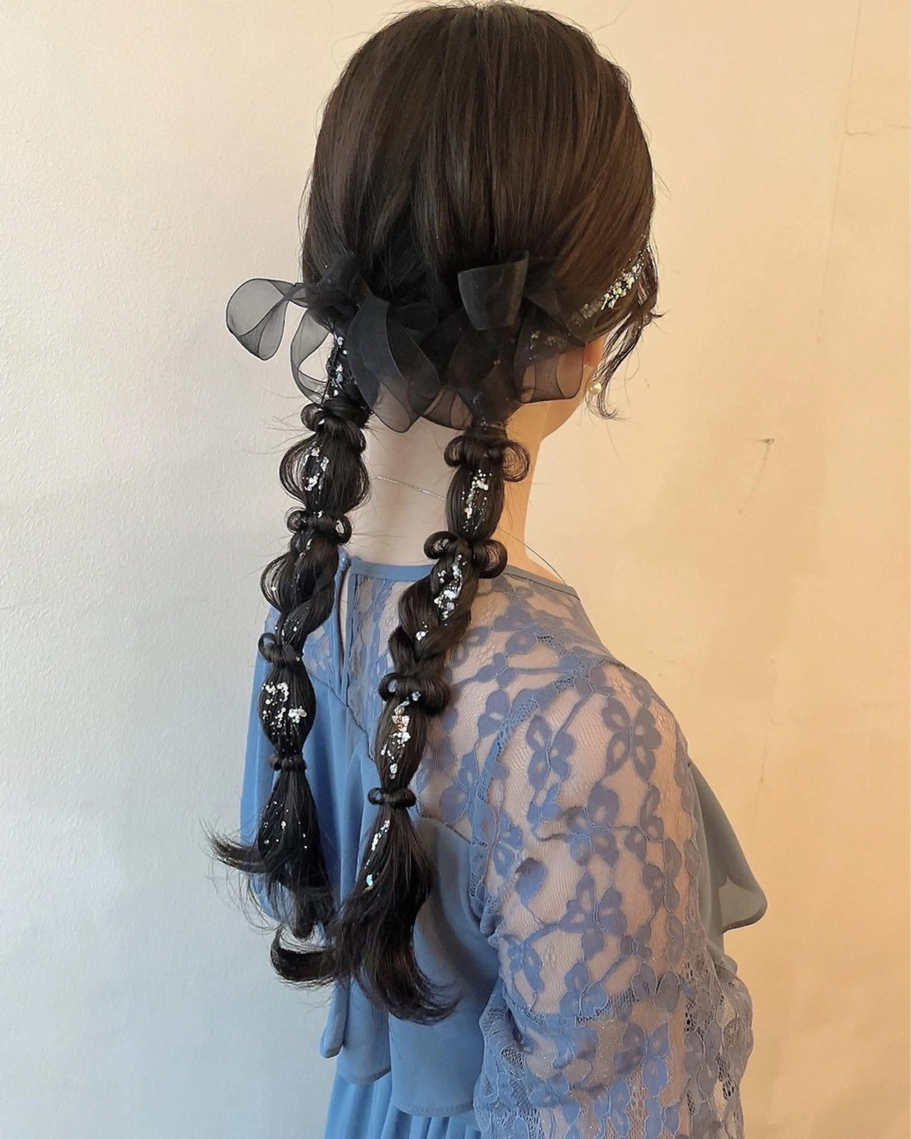 セミロング ヘアアレンジ ツインテール 結婚式・ブライダル 小顔カット ⭐️ アユミ⭐️のヘアスタイル