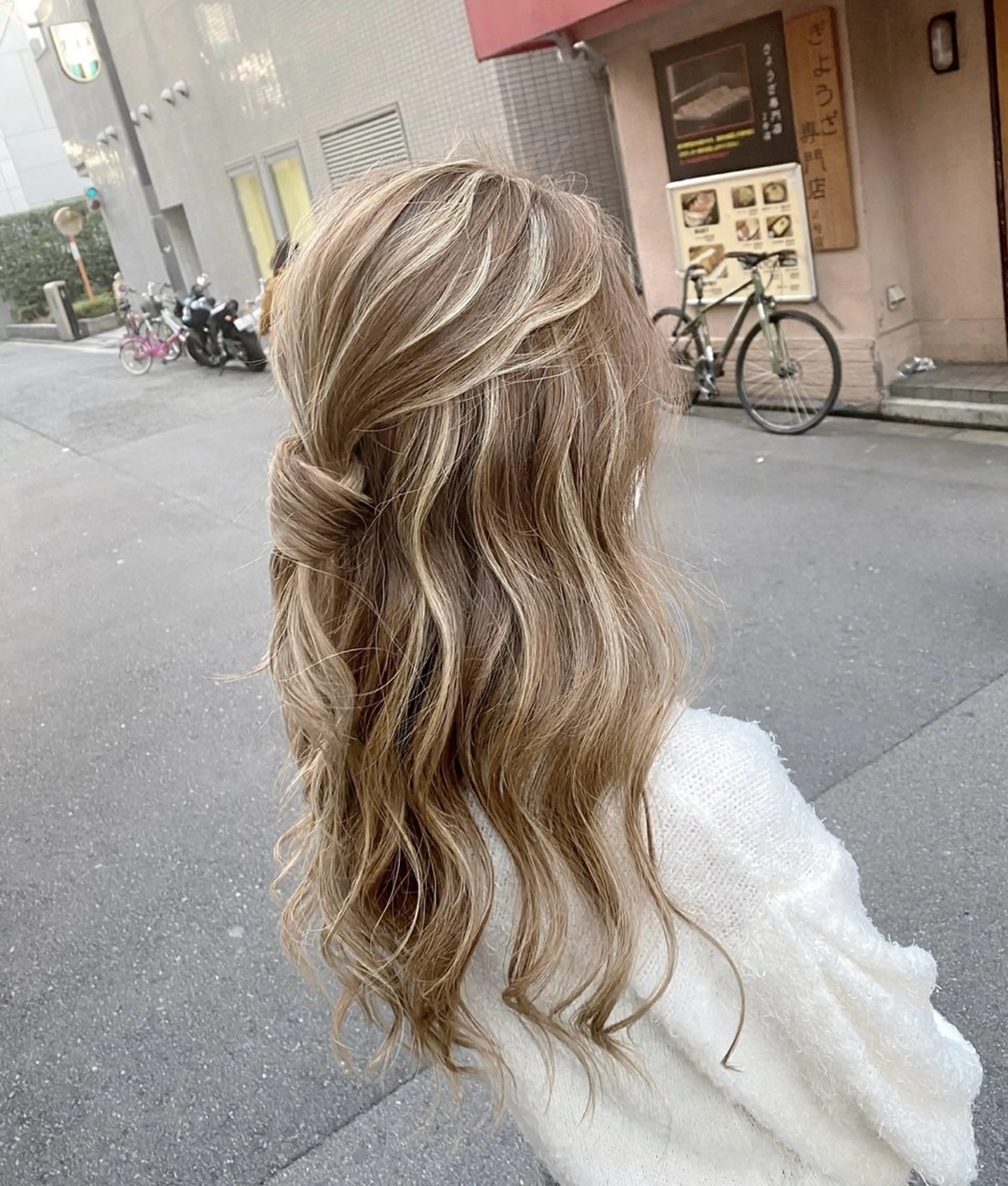 ロング カラー ヘアアレンジ ベージュカラー ハイライトカラー ハイライト ヘアカラー トリートメント ROBIN所属・指名数No.1 /NAOYAのヘアスタイル