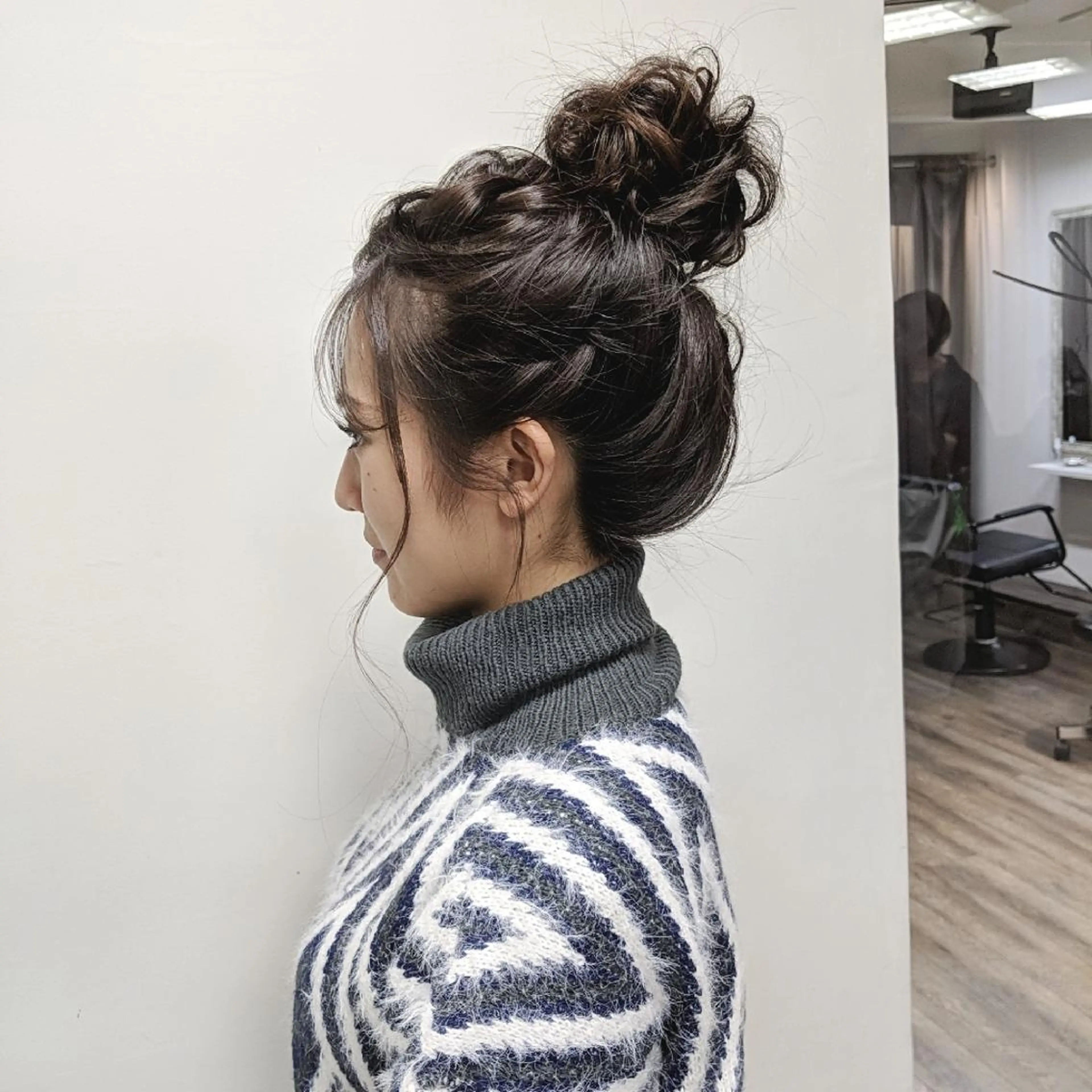 ロング ヘアアレンジ カラー お団子ヘア PRIVATE SALON EYES所属・EYES リアのマツエク・マツパデザイン