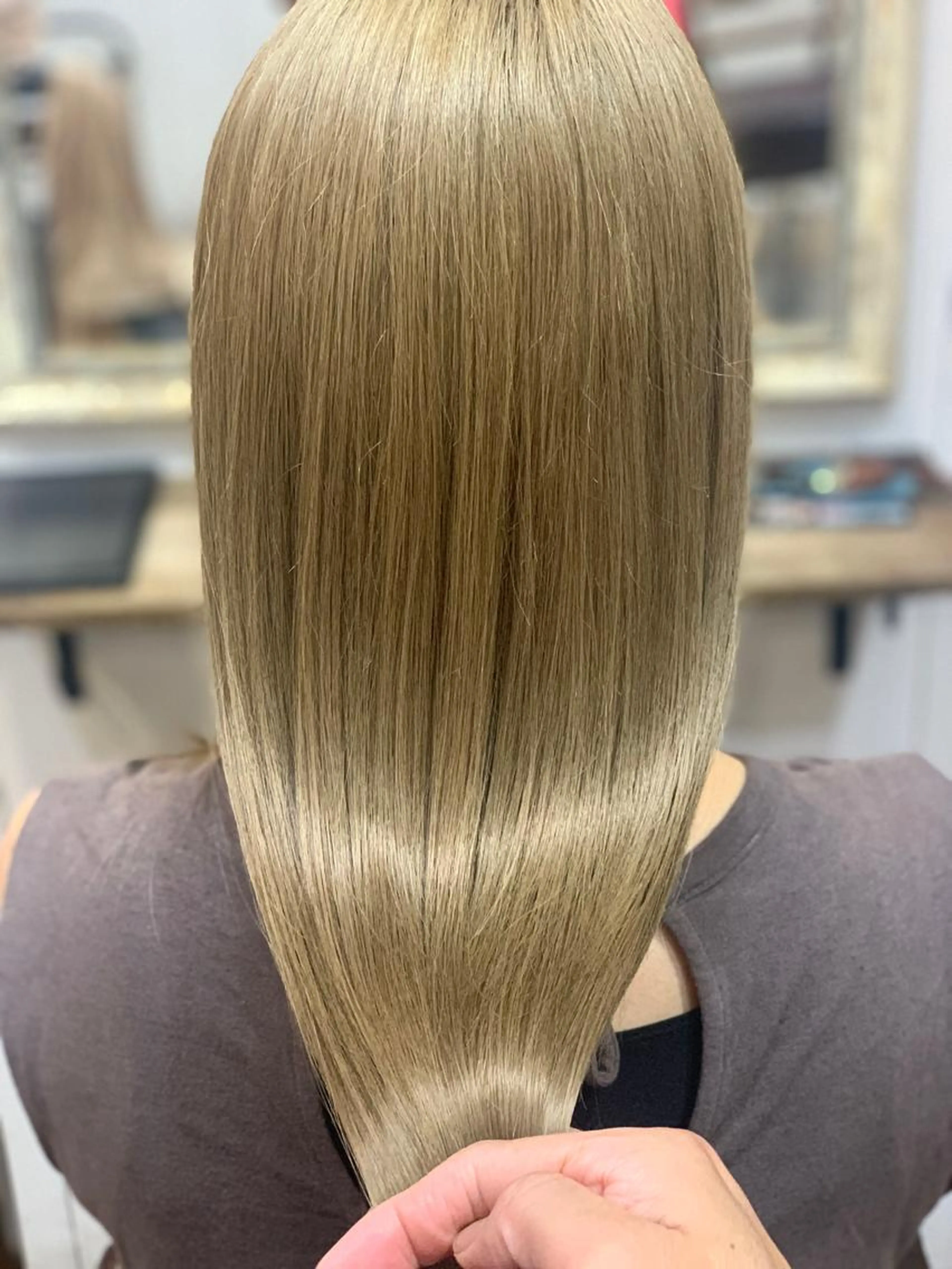 【髪質改善】高濃度水素ULTOWAトリートメント+カット+カラーの写真