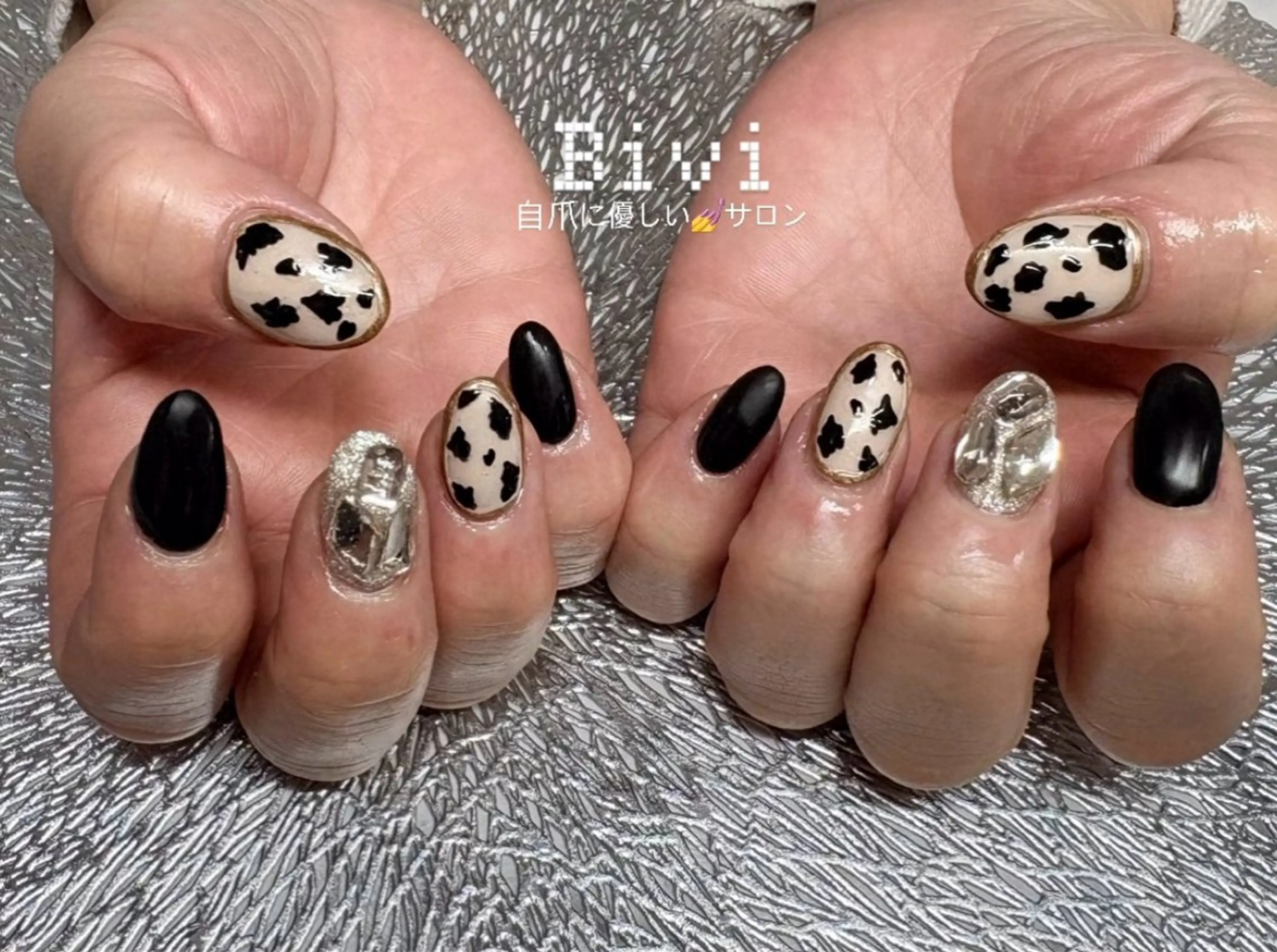 ネイル アートネイル ラメ(グリッター) 持ち込み ワンホンネイル 冬ネイル ハンドネイル ハンドケア ♡Bivi♡自爪に 優しいネイルサロンのネイルデザイン