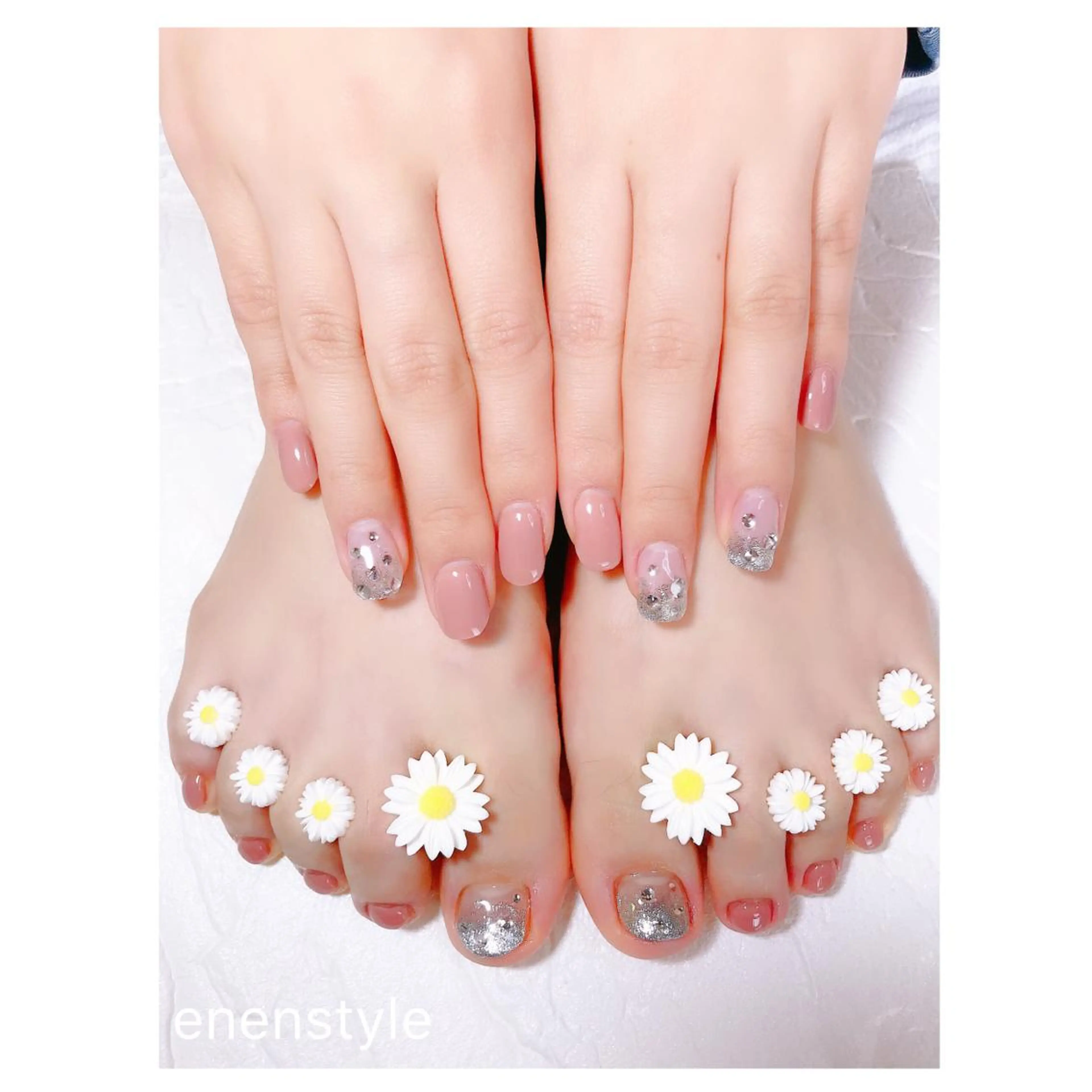 ショート ネイル ジェルネイル ニュアンスネイル オフィスネイル シンプルネイル 👑enen style👑のネイルデザイン