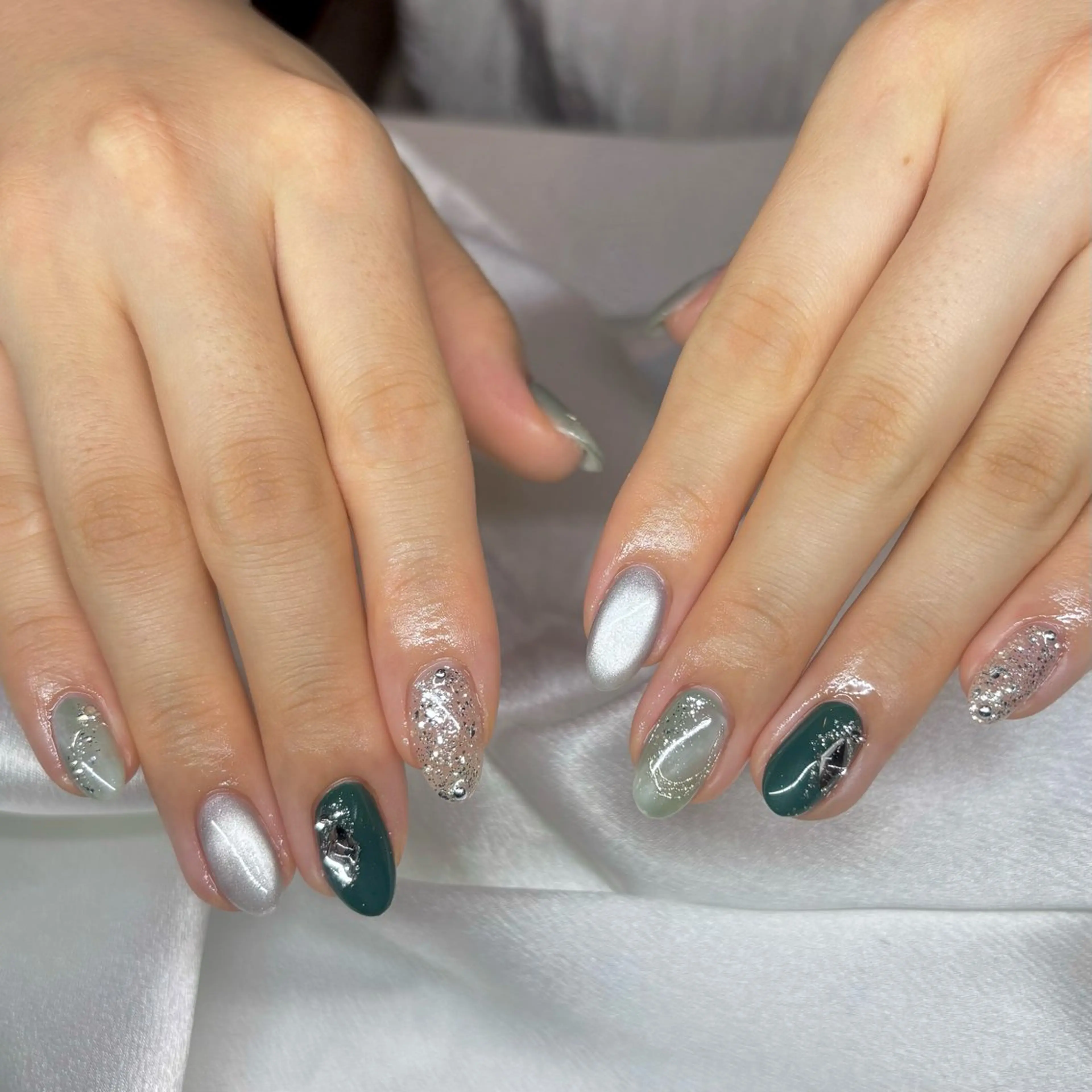 ネイル ハンドネイル ハンドケア . 未來のネイルデザイン