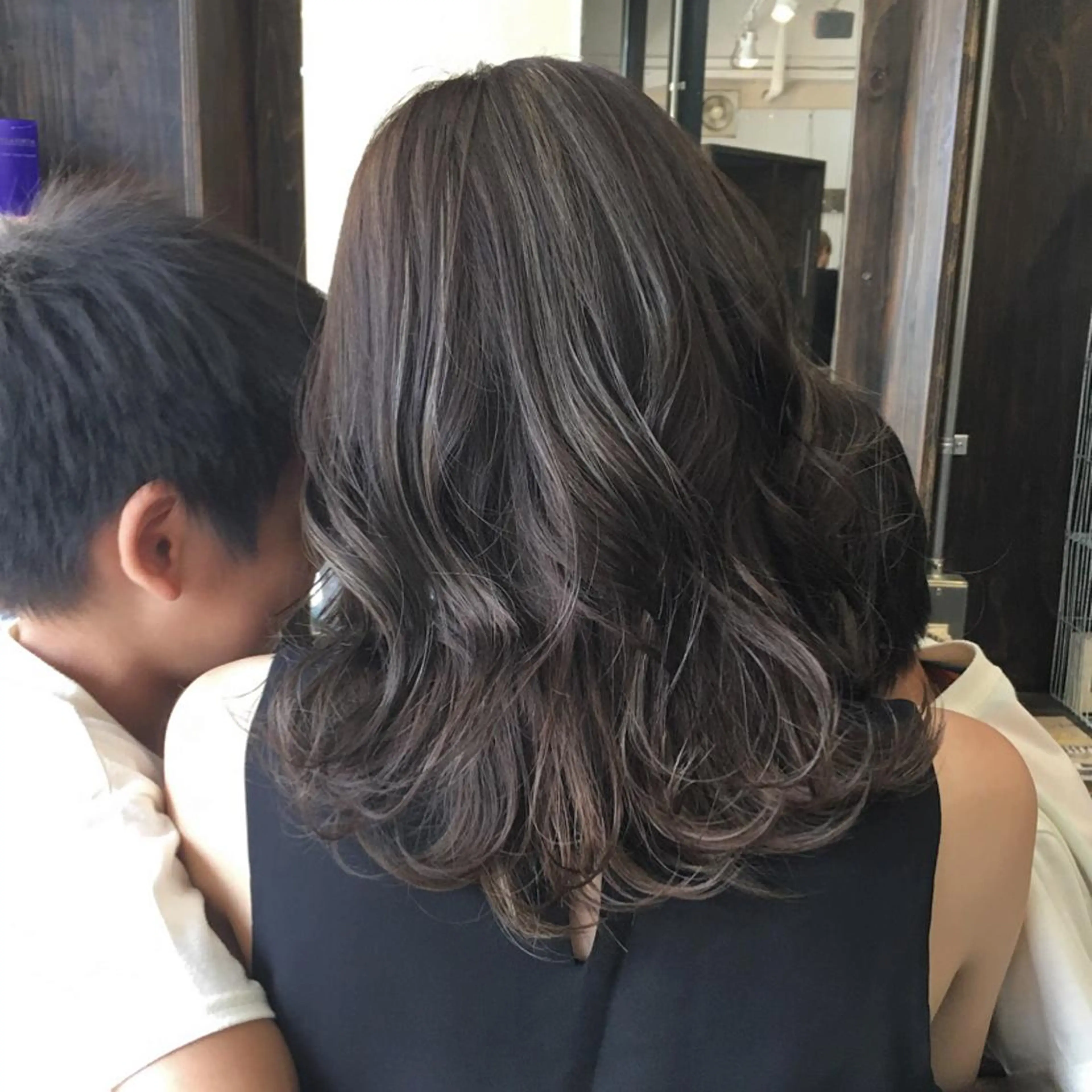 ミディアム カラー アッシュ LoRE hair 四条河原町　西尾友里のヘアスタイル