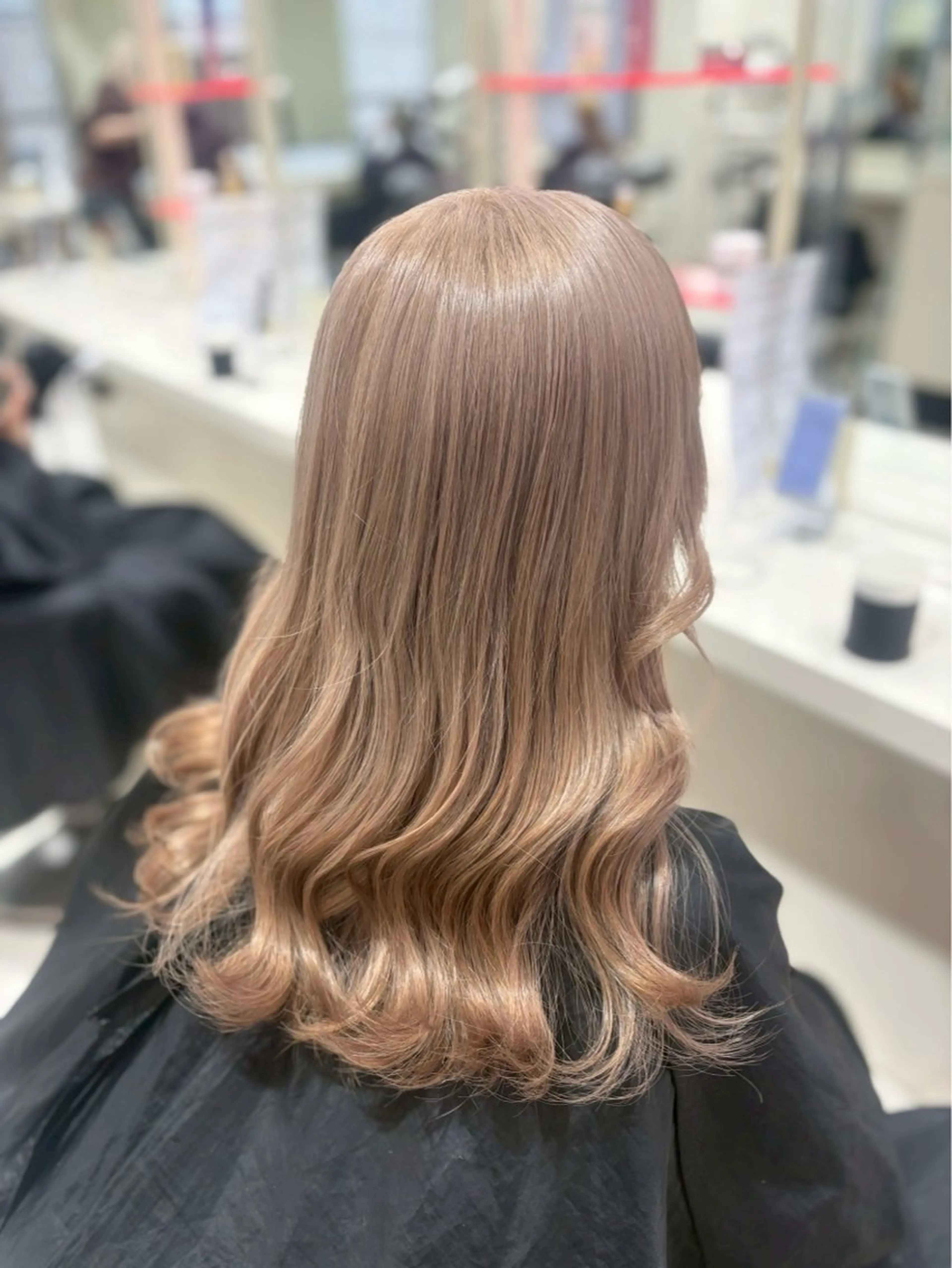 セミロング カラー ヘアカラー トリートメント ヘッドスパ 透明感ハイトーン/ ベージュ/りくとのヘアスタイル