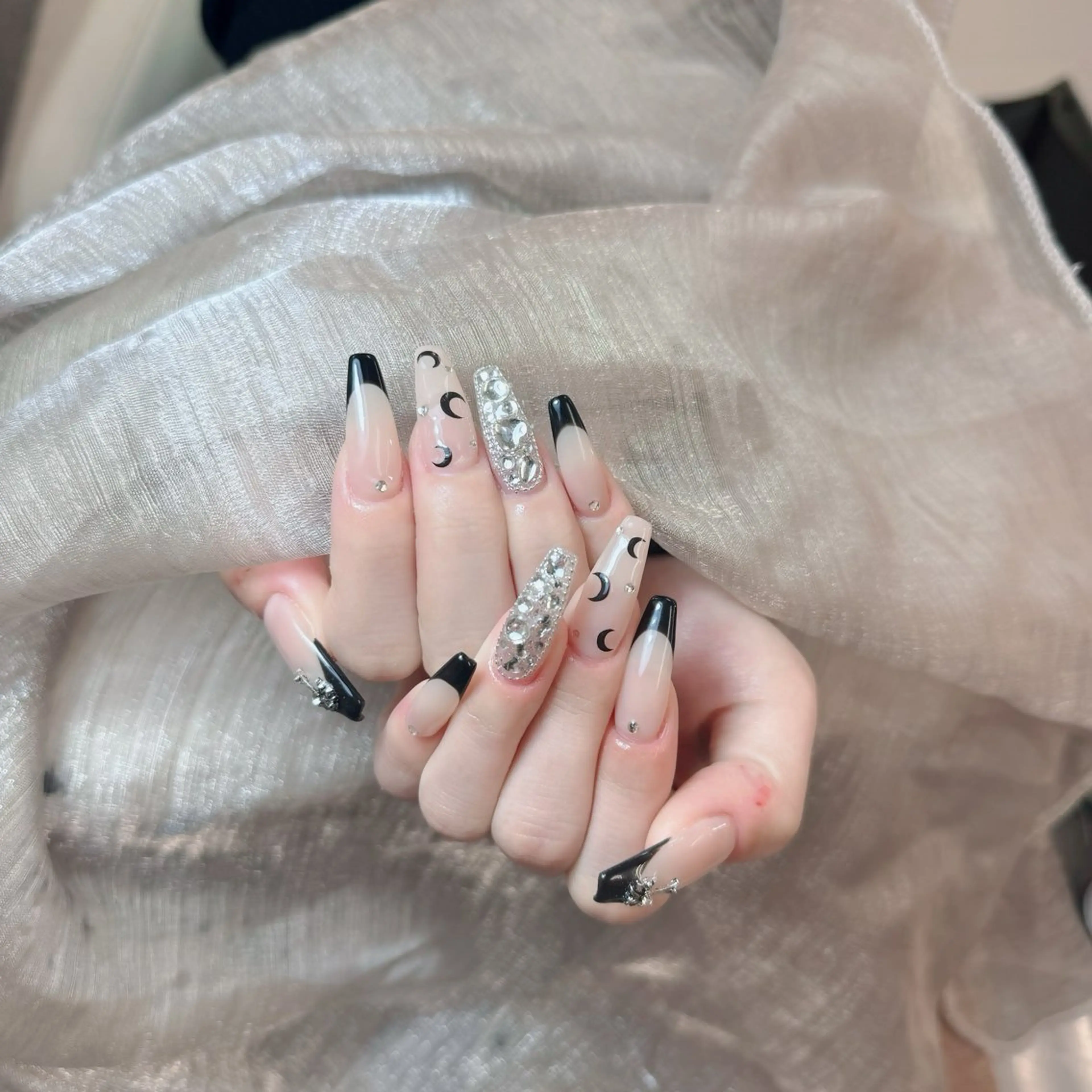 ネイル ジェルネイル 韓国ネイル マグネットネイル ネイルチップ 冬ネイル Lenie Nail Salonのネイルデザイン
