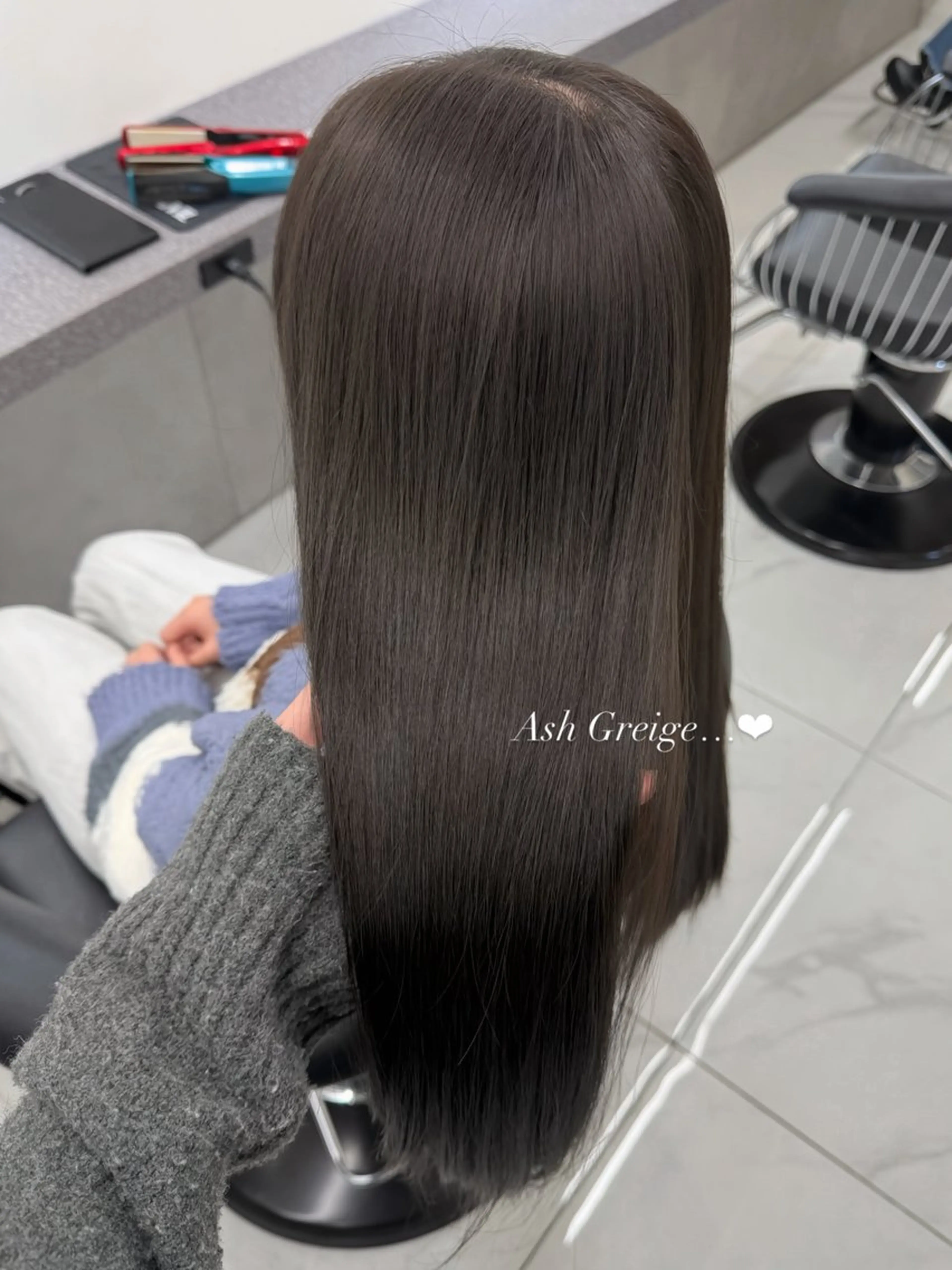 ロング アッシュ アッシュグレー アッシュグレージュ カット ヘアカラー トリートメント 韓国ヘア/透明感カラ ー/梅田/ayanoのヘアスタイル