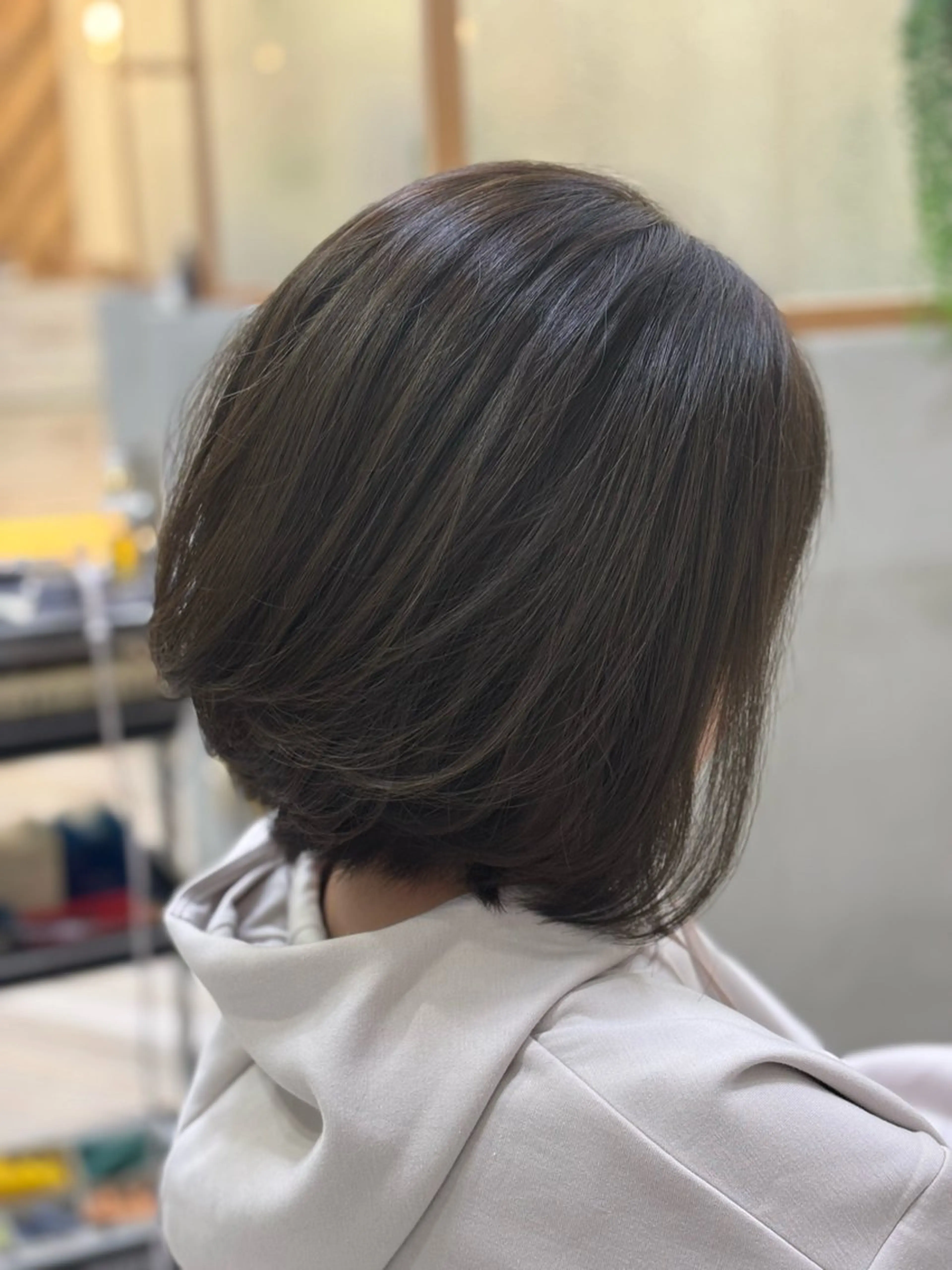ミディアム 岡 拓実のヘアスタイル