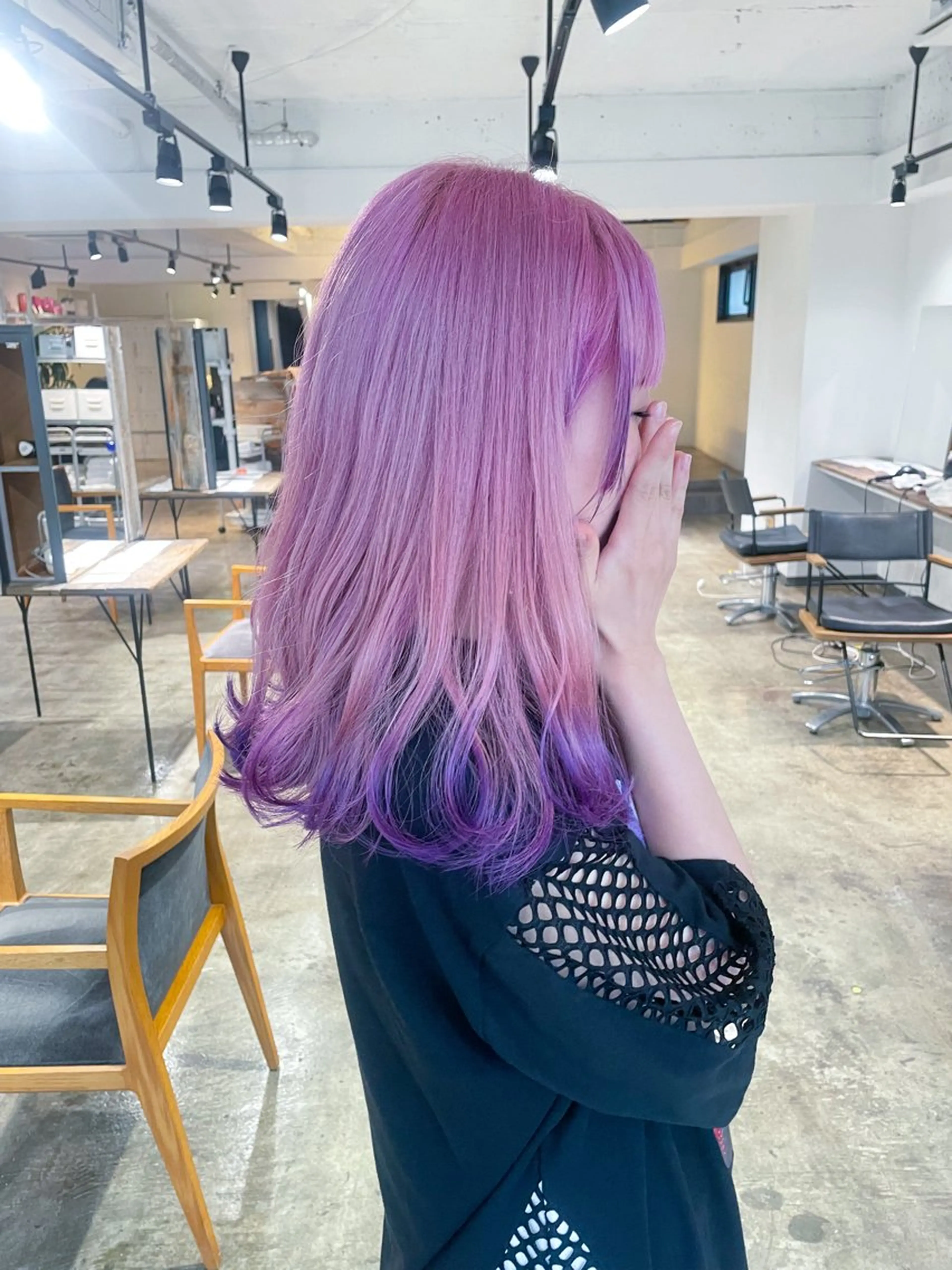 ミディアム カラー デザインカラー ラベンダーカラー ヘアカラー トリートメント ハイトーン/レイヤー /ケアブリーチ石川治のヘアスタイル