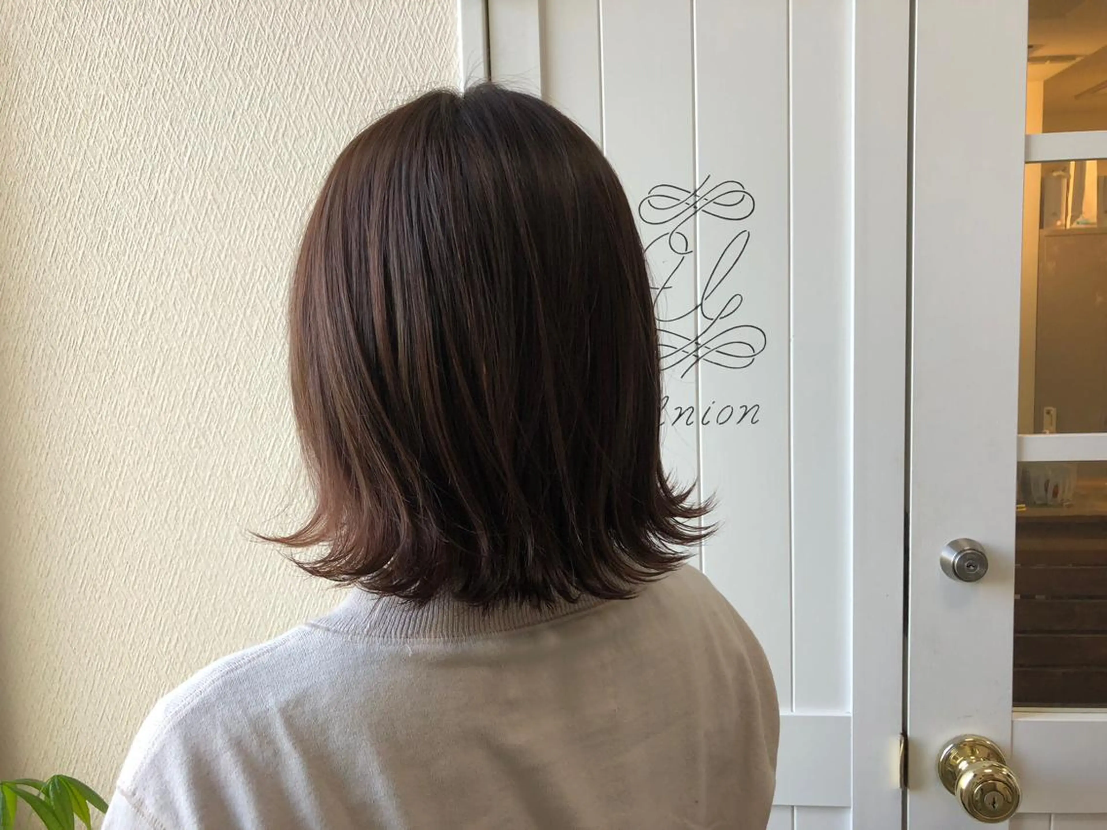 ミディアム カラー カシス ピンクカラー レイヤーカット 小木曽智美 /ボブ/ショートのヘアスタイル