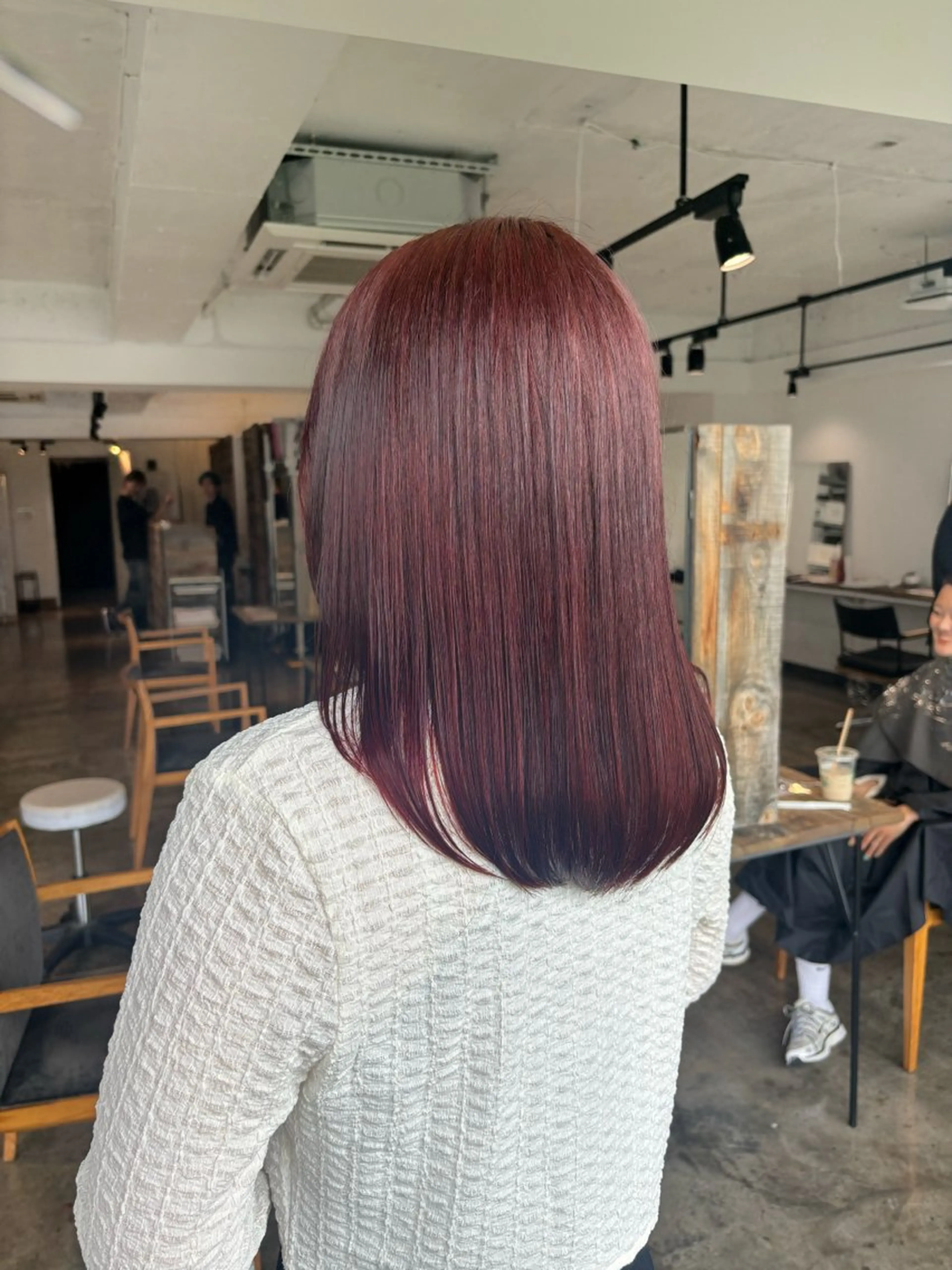 ミディアム カラー ブリーチ ボルドーカラー ブリーチなしカラー レッドカラー 暖色カラー🍒 ケアブリーチ/akiのヘアスタイル