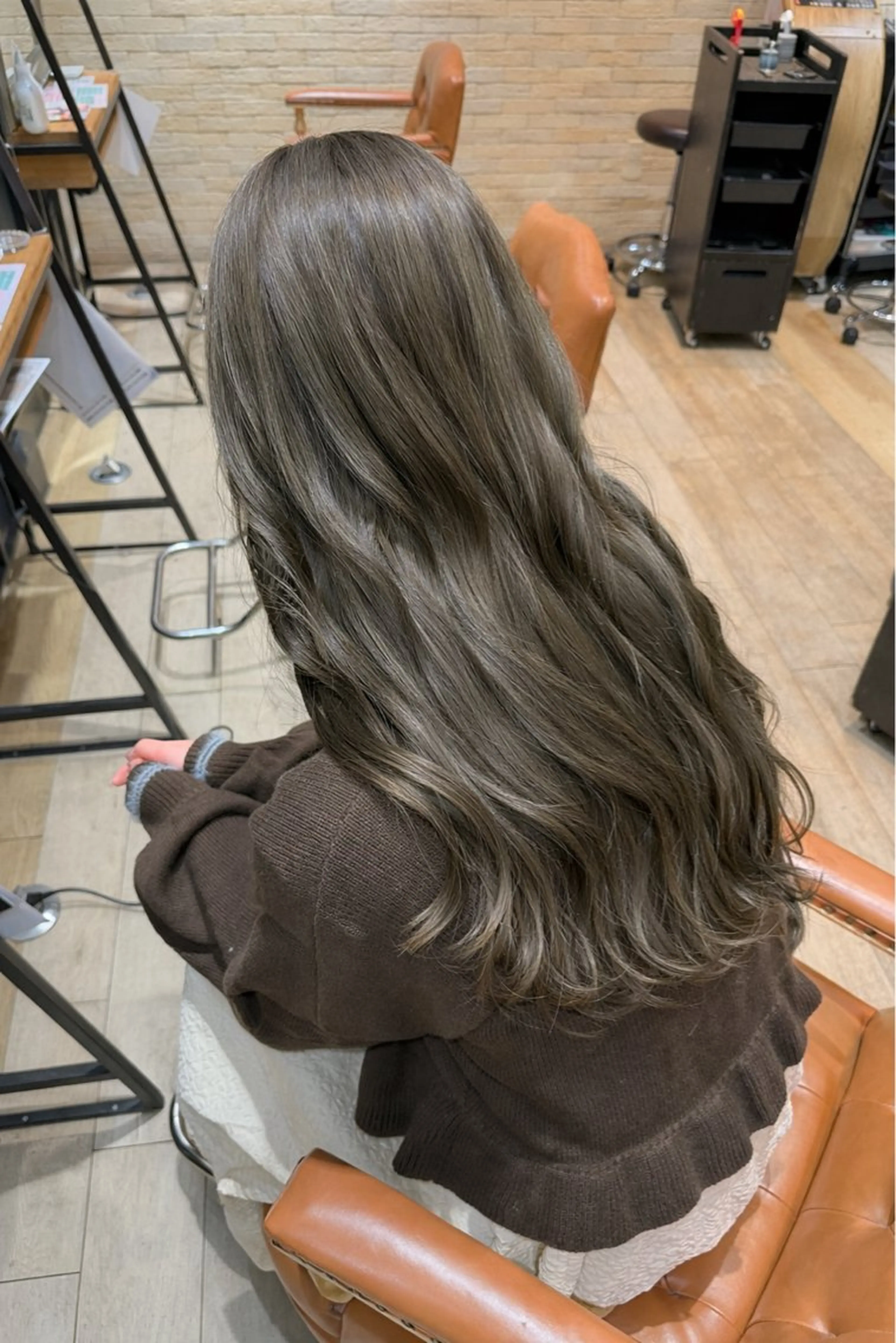 ロング カラー 透明感カラー グレージュ オリーブグレージュ オリーブグレー カット ヘアカラー Karin trスタイリスト🥀のヘアスタイル