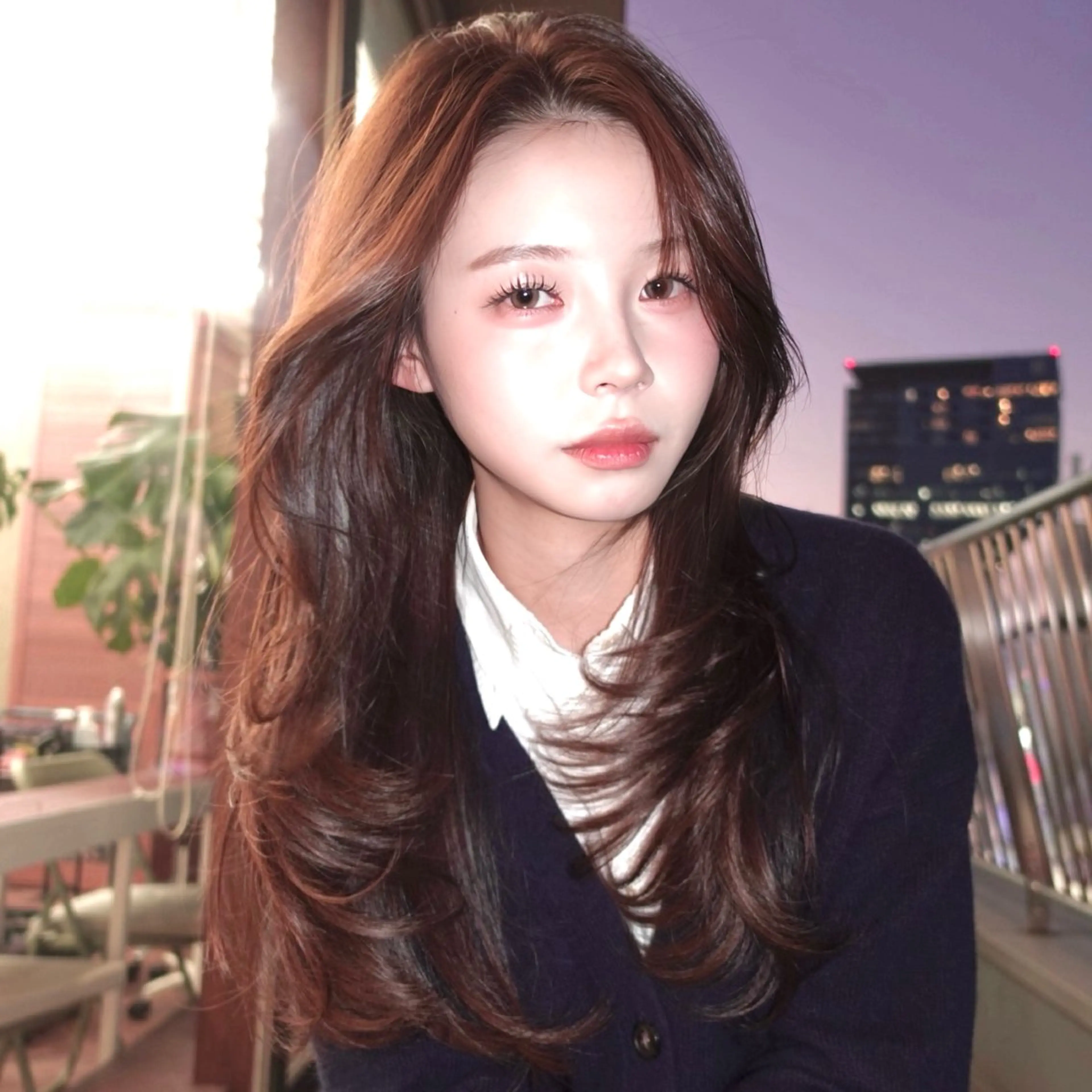 ミディアム カラー ブラウンカラー 透明感カラー 伸ばしかけ ハッシュカット 韓国風ヘア カット ヘアカラー トリートメント レイヤーカット ハッシュカットのヘアスタイル