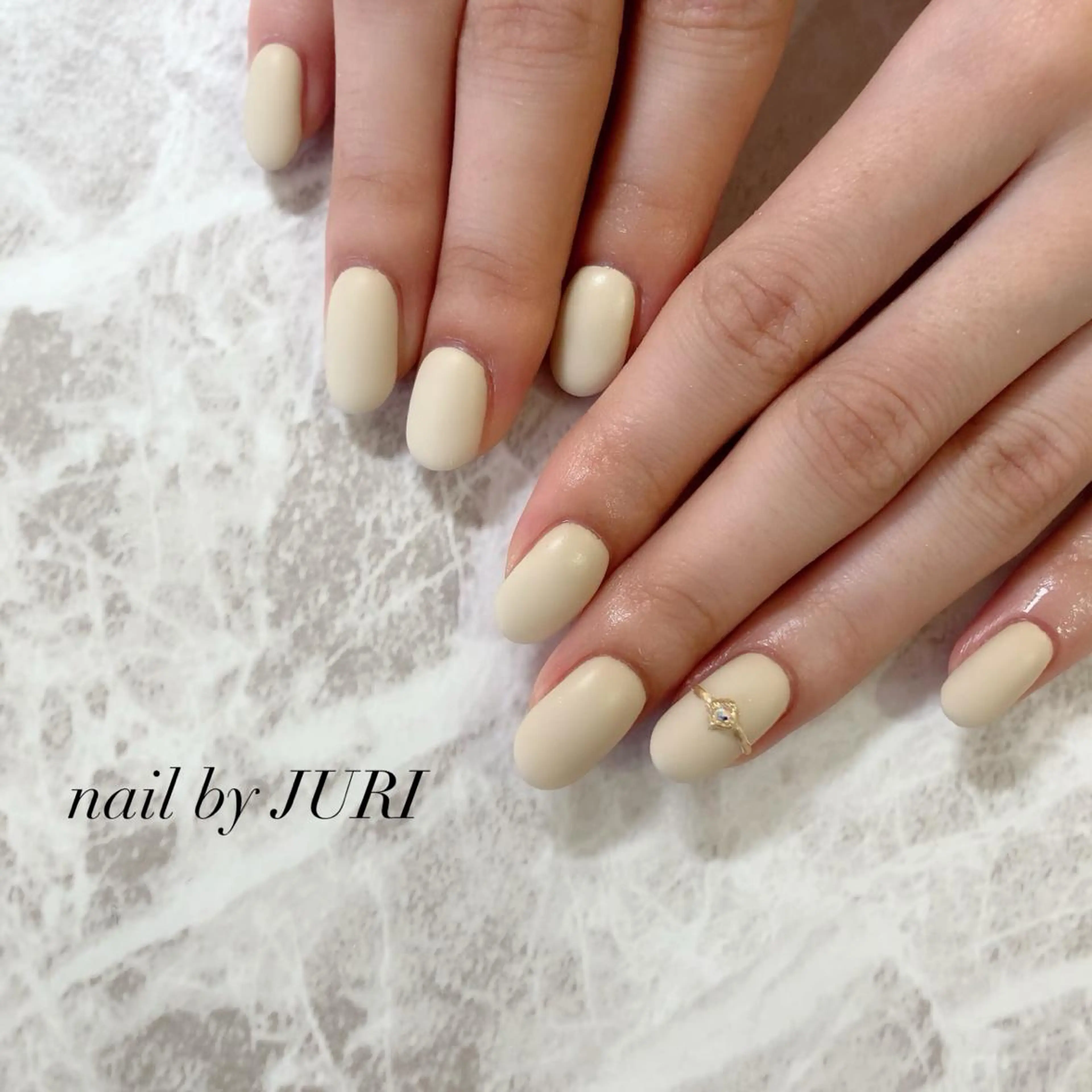 ネイル アートネイル フットネイル フレンチネイル ジェルネイル ラメ(グリッター) NEO Beauty Salon所属・𝐍𝐄𝐎 𝐉𝐔𝐑𝐈のネイルデザイン