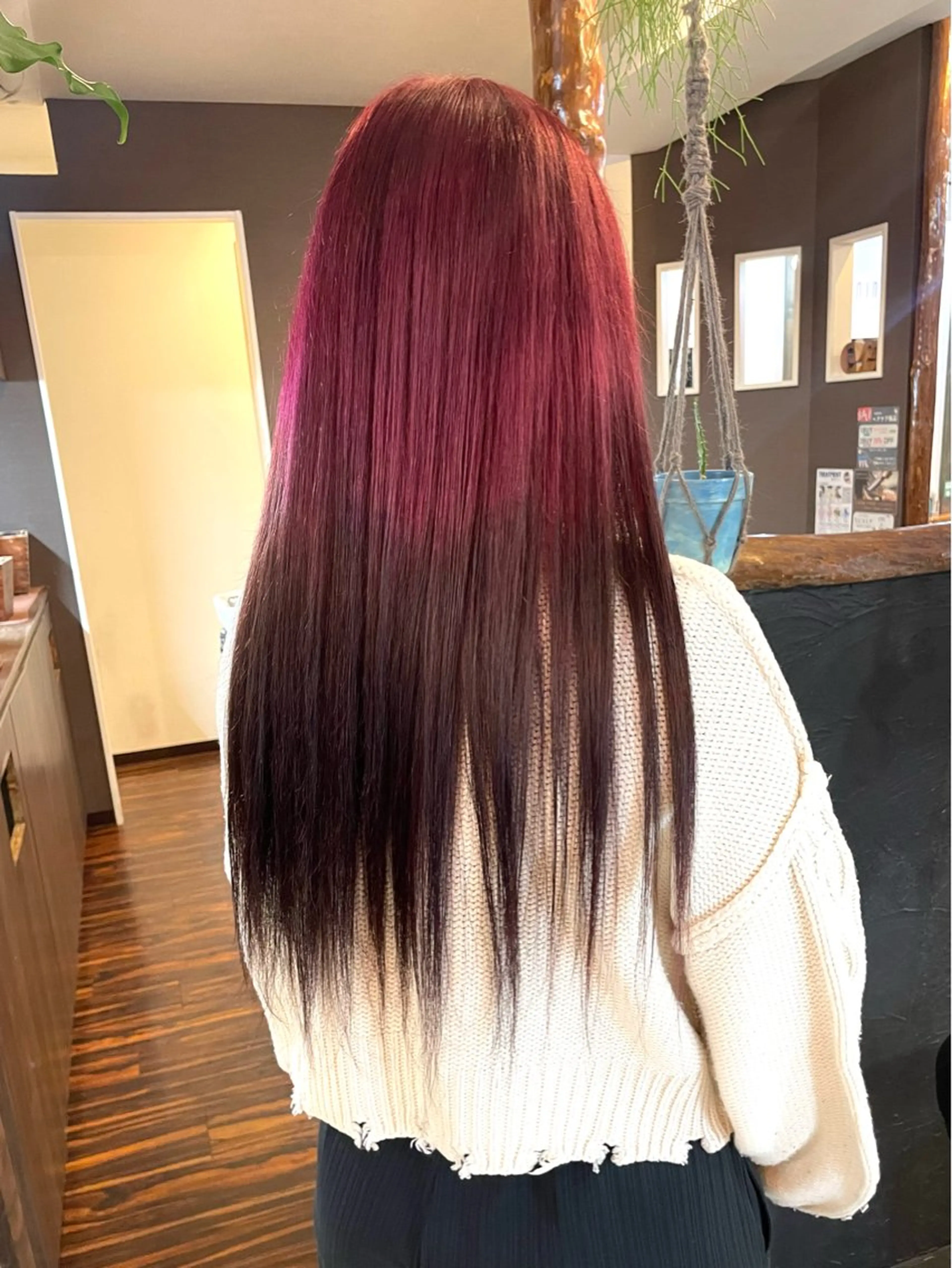 ロング カラー ヘアアレンジ ブリーチ デザインカラー カット ヘアカラー トリートメント ヘアセット 艶髪 🦋CON🦋のヘアスタイル