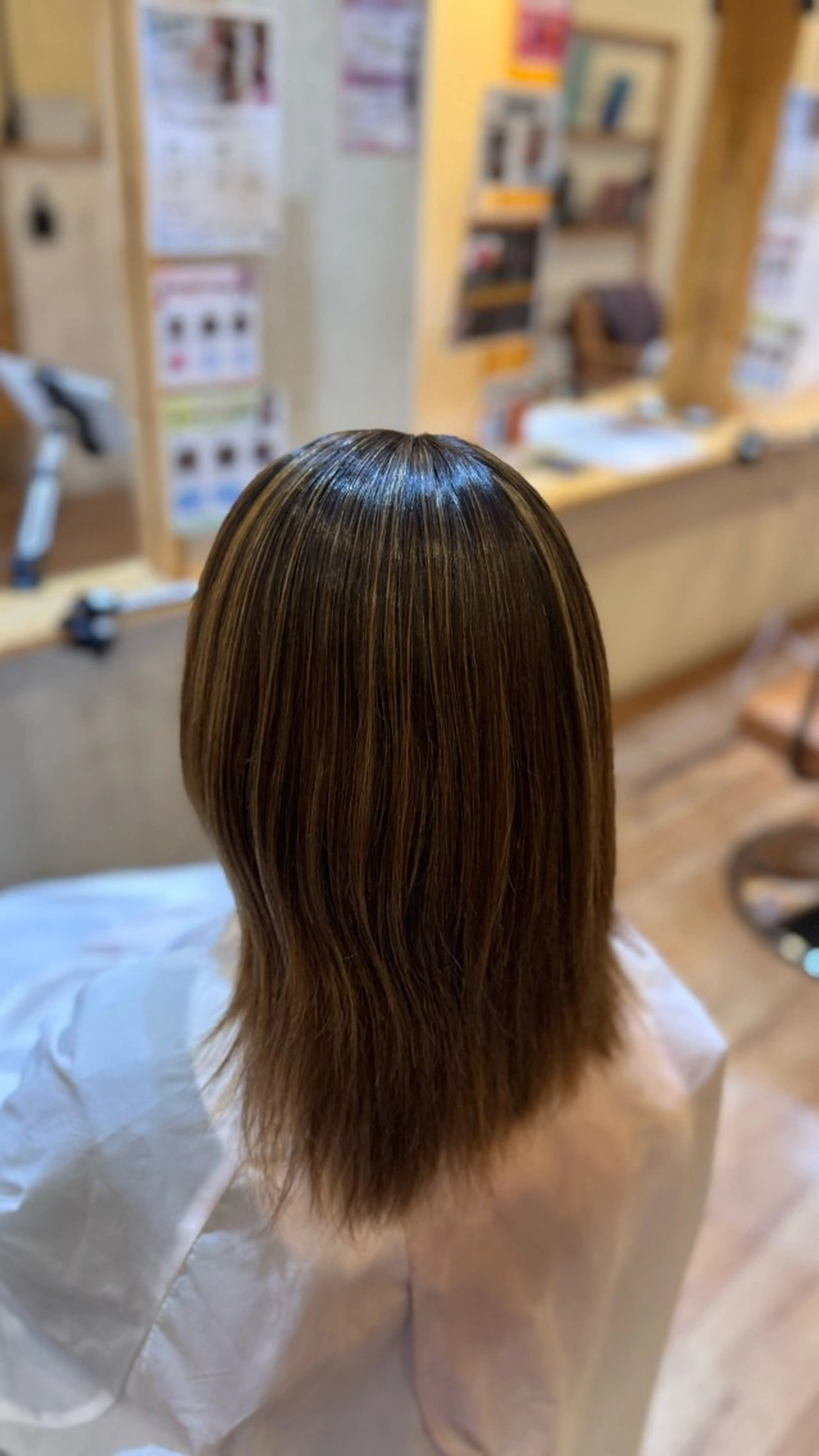 カラー ハイライトカラー 小西 ひまりのヘアスタイル