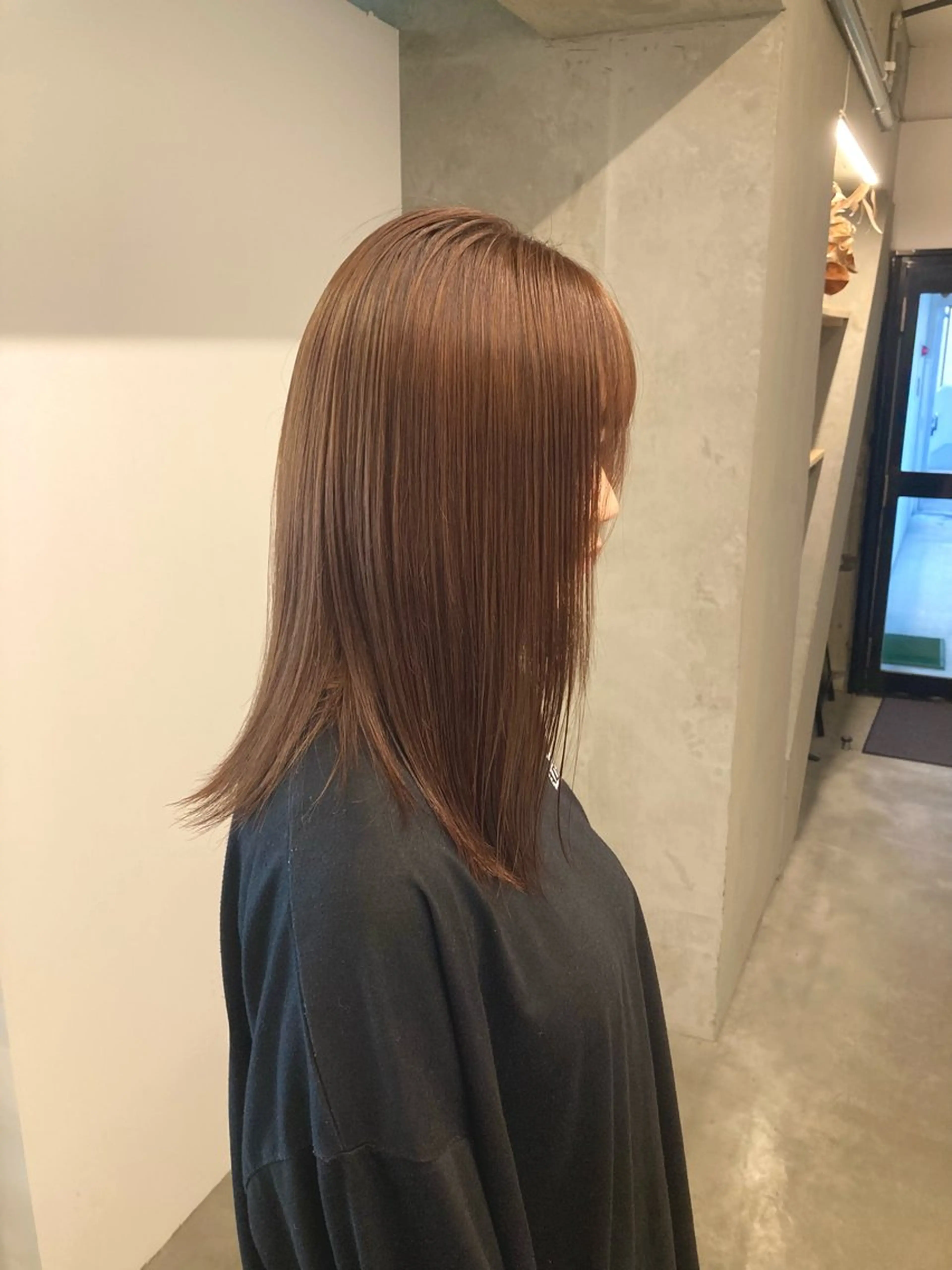 セミロング カラー ブリーチ ブラウンカラー ダブルカラー ブリーチなしカラー オレンジ ヘアカラー トリートメント 1inch所属・透明感カラー レイヤー亀井唯登のヘアスタイル
