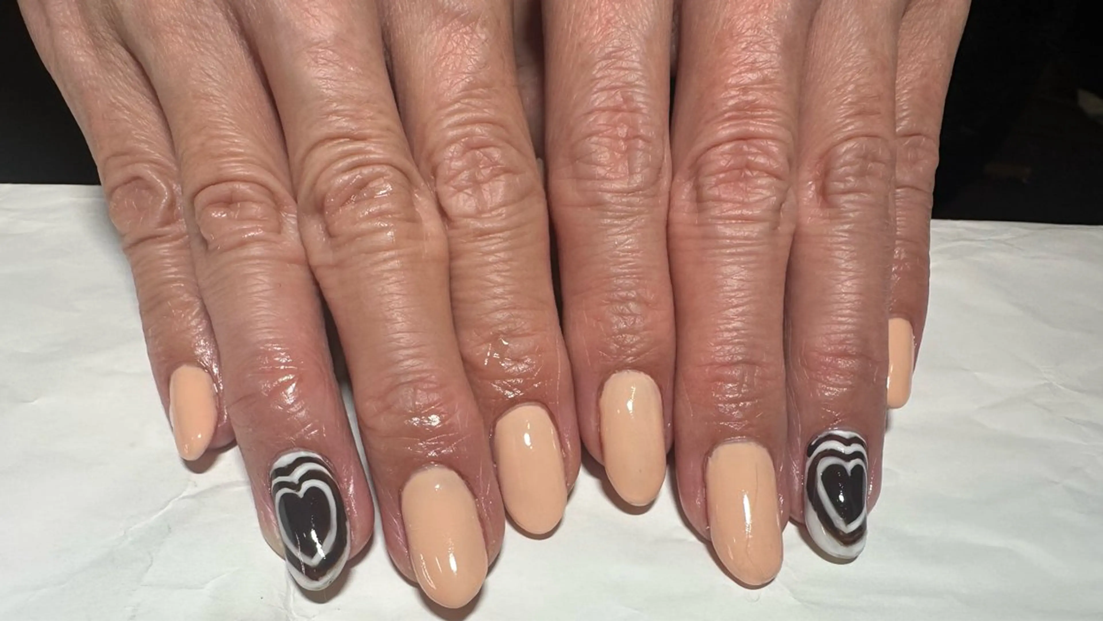 ネイル e.nail所属・🍎吉田 恵里🍎のネイルデザイン