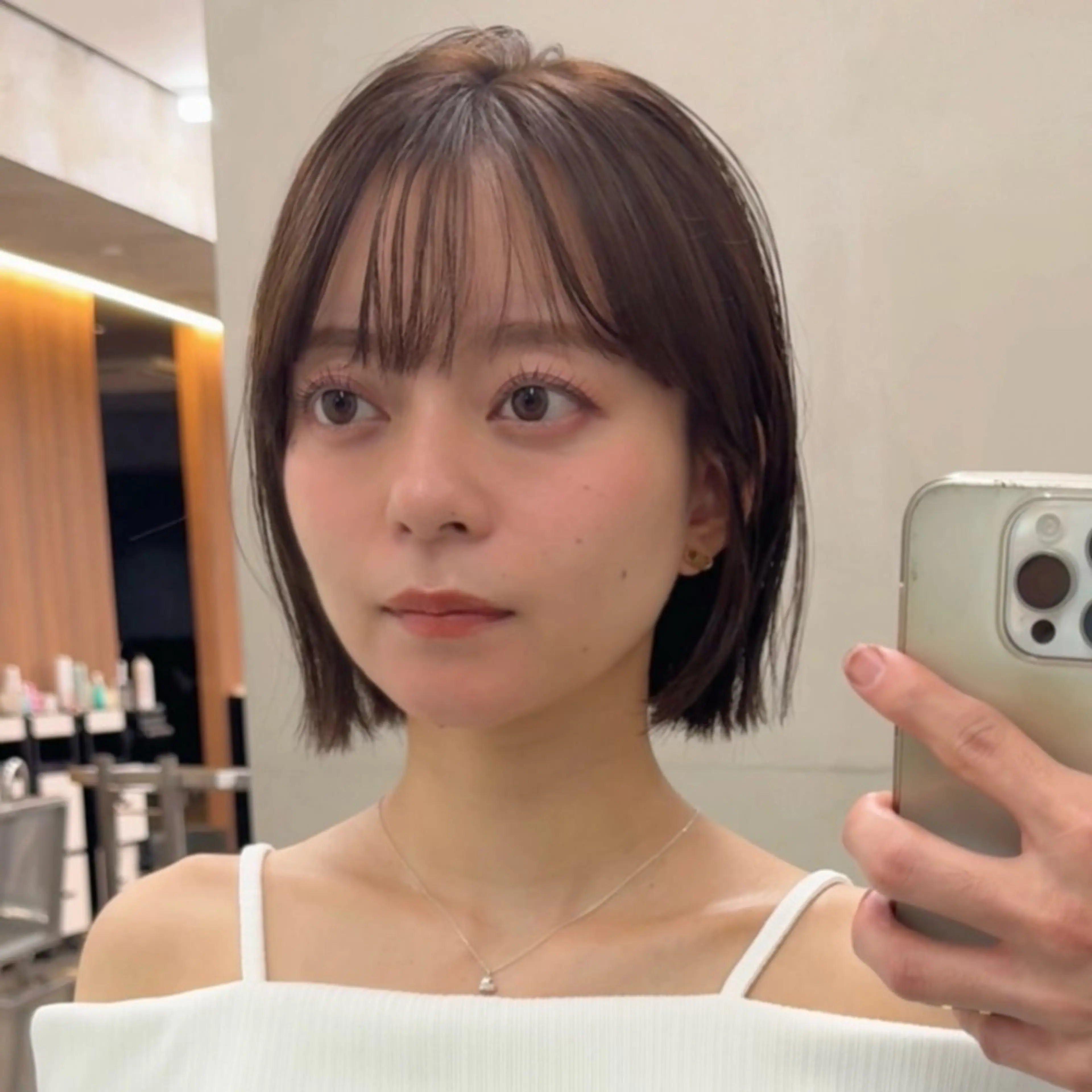 ショート カラー カット ヘアカラー トリートメント 顔周り/レイヤー/ 透明感/みっきーのヘアスタイル