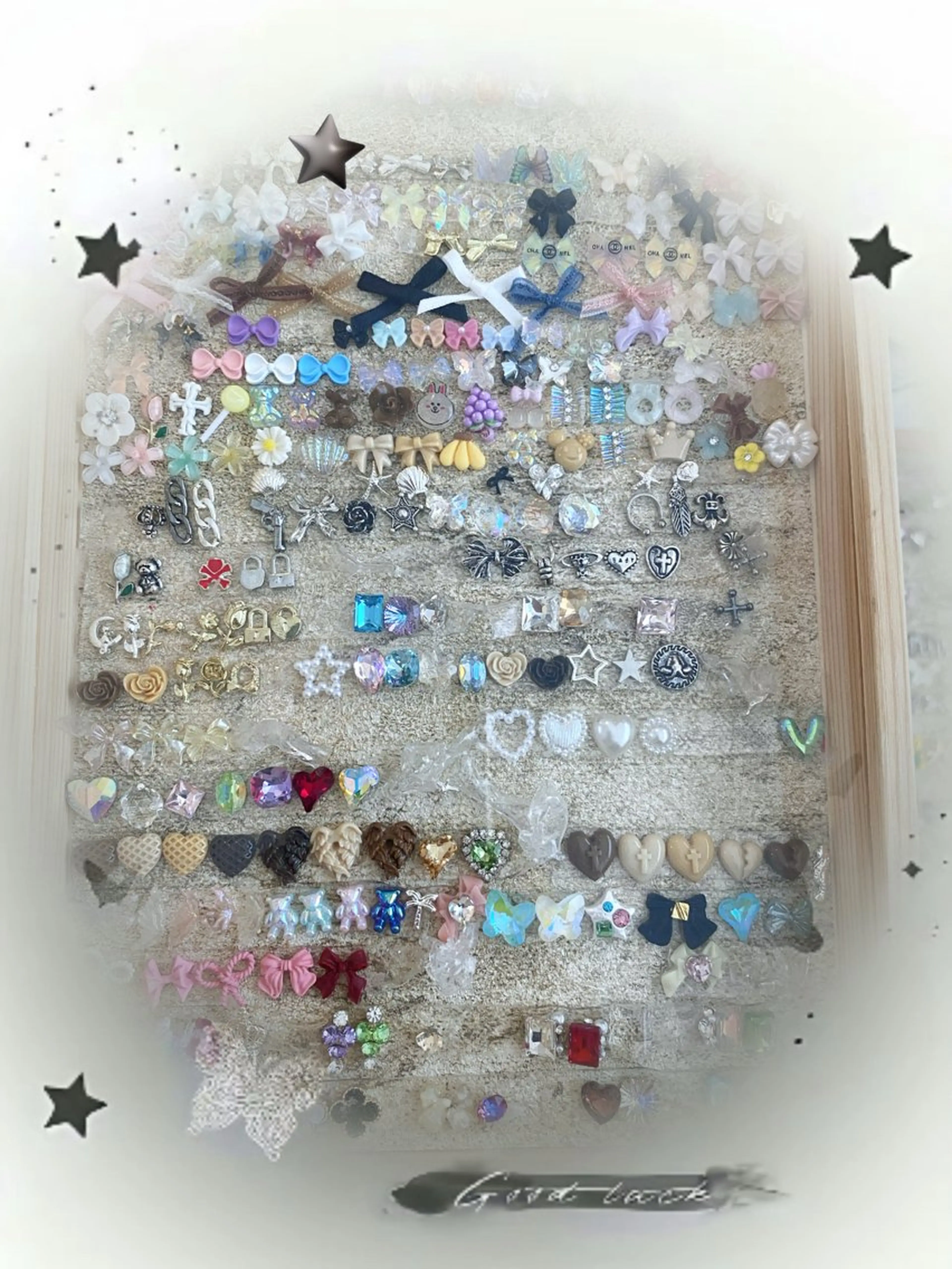 ネイル キラキラネイル Gloss nail 💅yuna✨のネイルデザイン