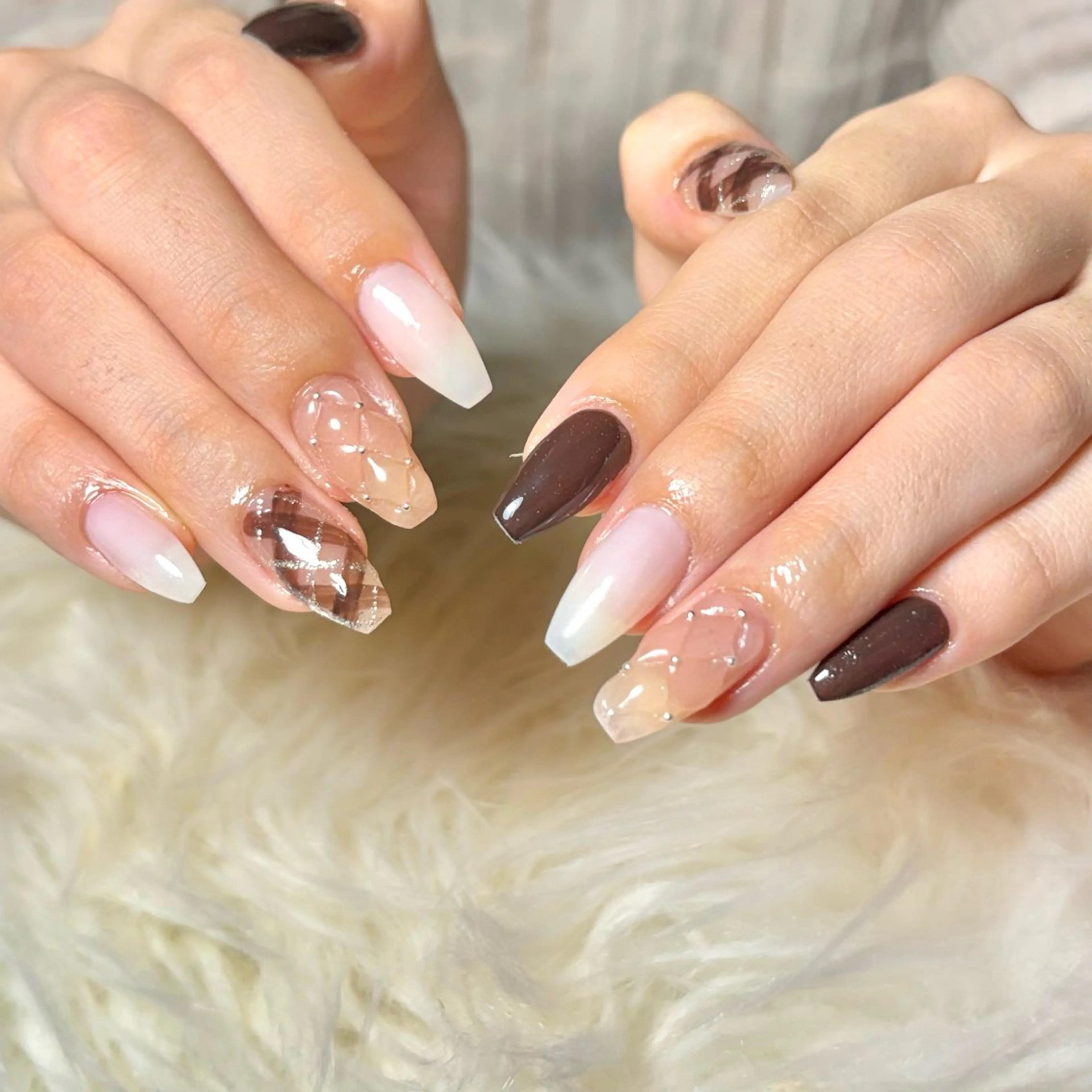 ネイル ハンドネイル ハンドケア hohomi .のネイルデザイン