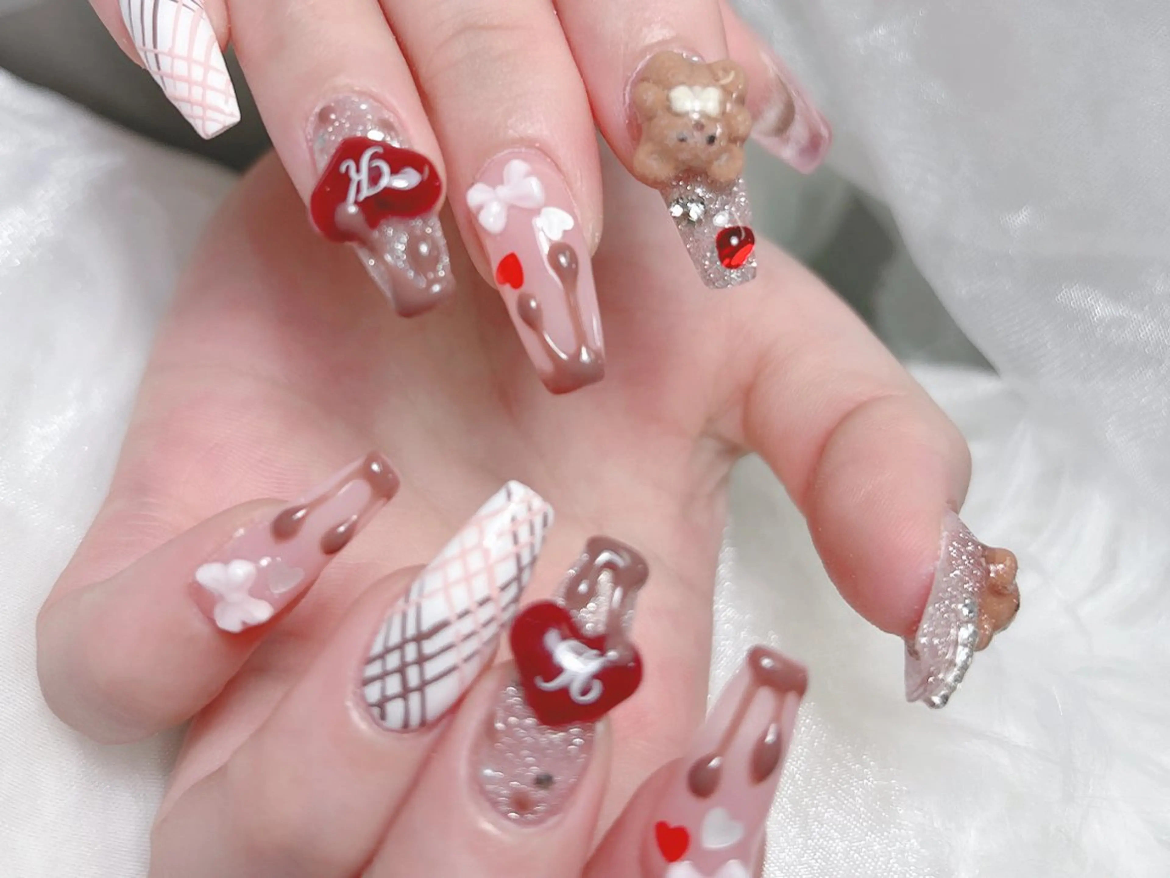 ネイル 成人式 キラキラネイル 大理石ネイル(マーブル) スカルプネイル 夏ネイル ハンドネイル MoMoA Nail ネイル長さ出し専門店のネイルデザイン